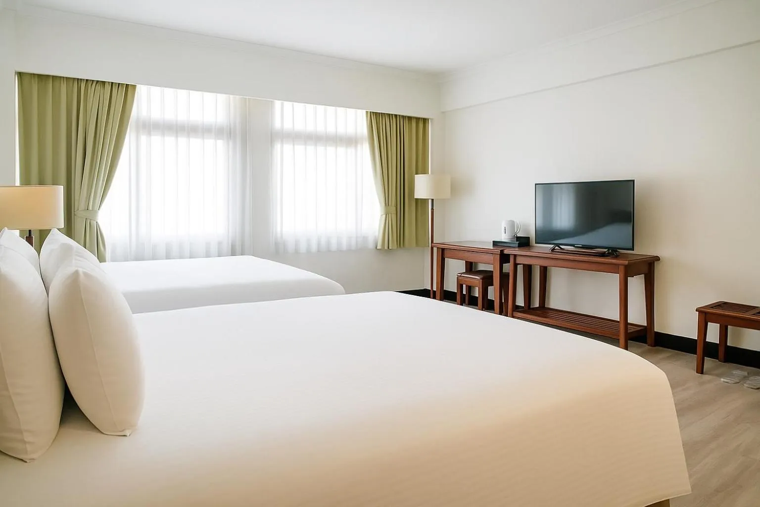 TV and multimedia, Bed in East Coast Hotel