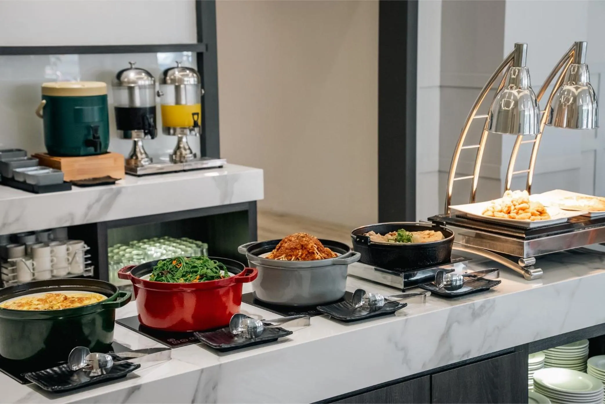 Restaurant/places to eat in East Coast Hotel