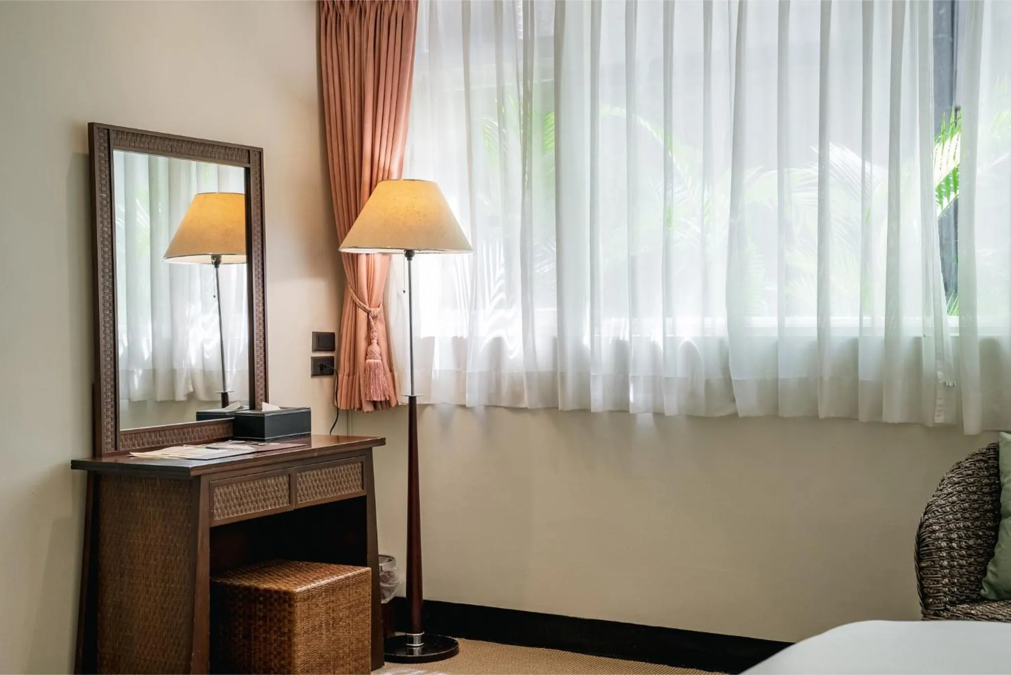 Shower, Bed in East Coast Hotel