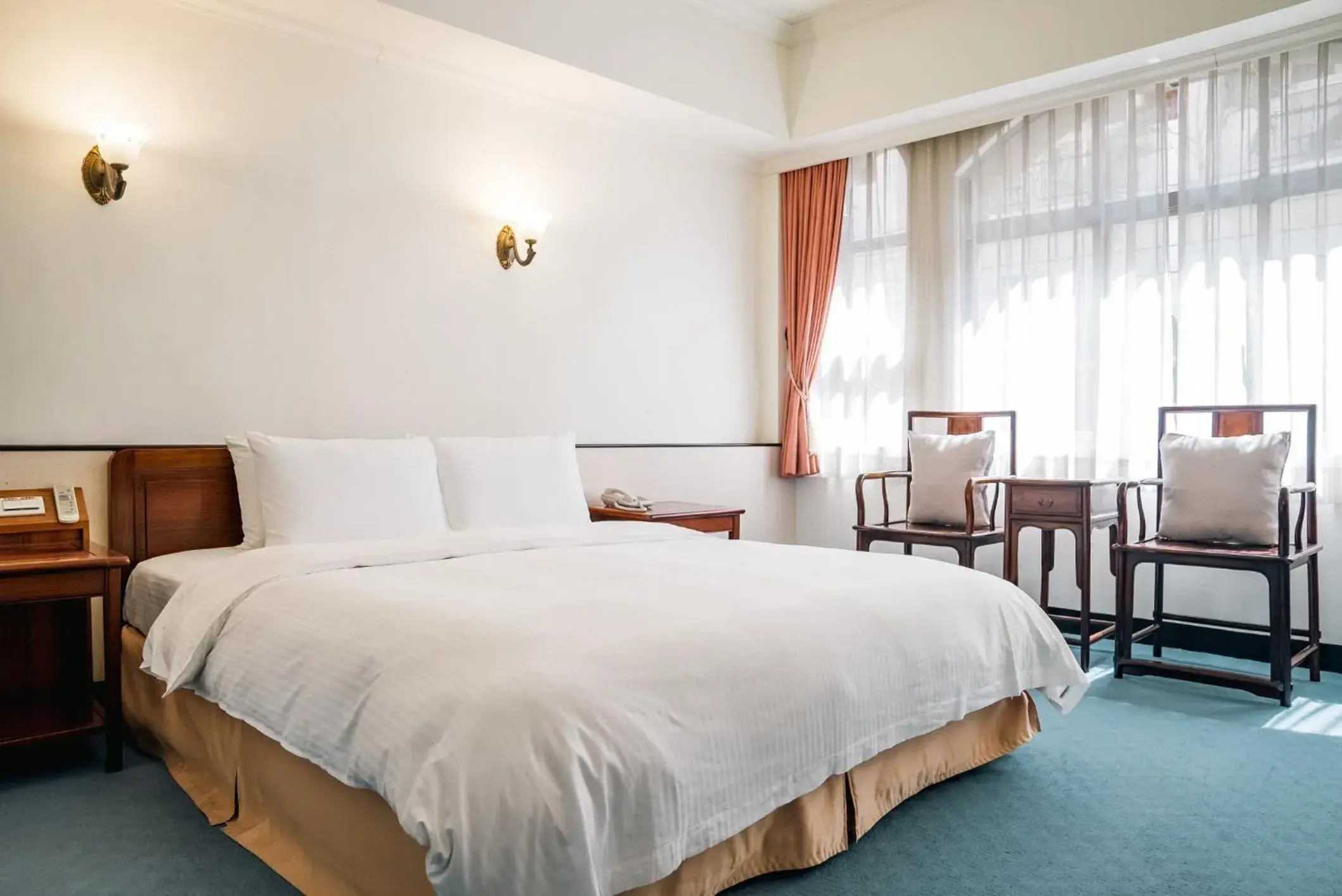 Deluxe Double Room with Bath in East Coast Hotel Deluxe Double Room with Bath in East Coast Hotel