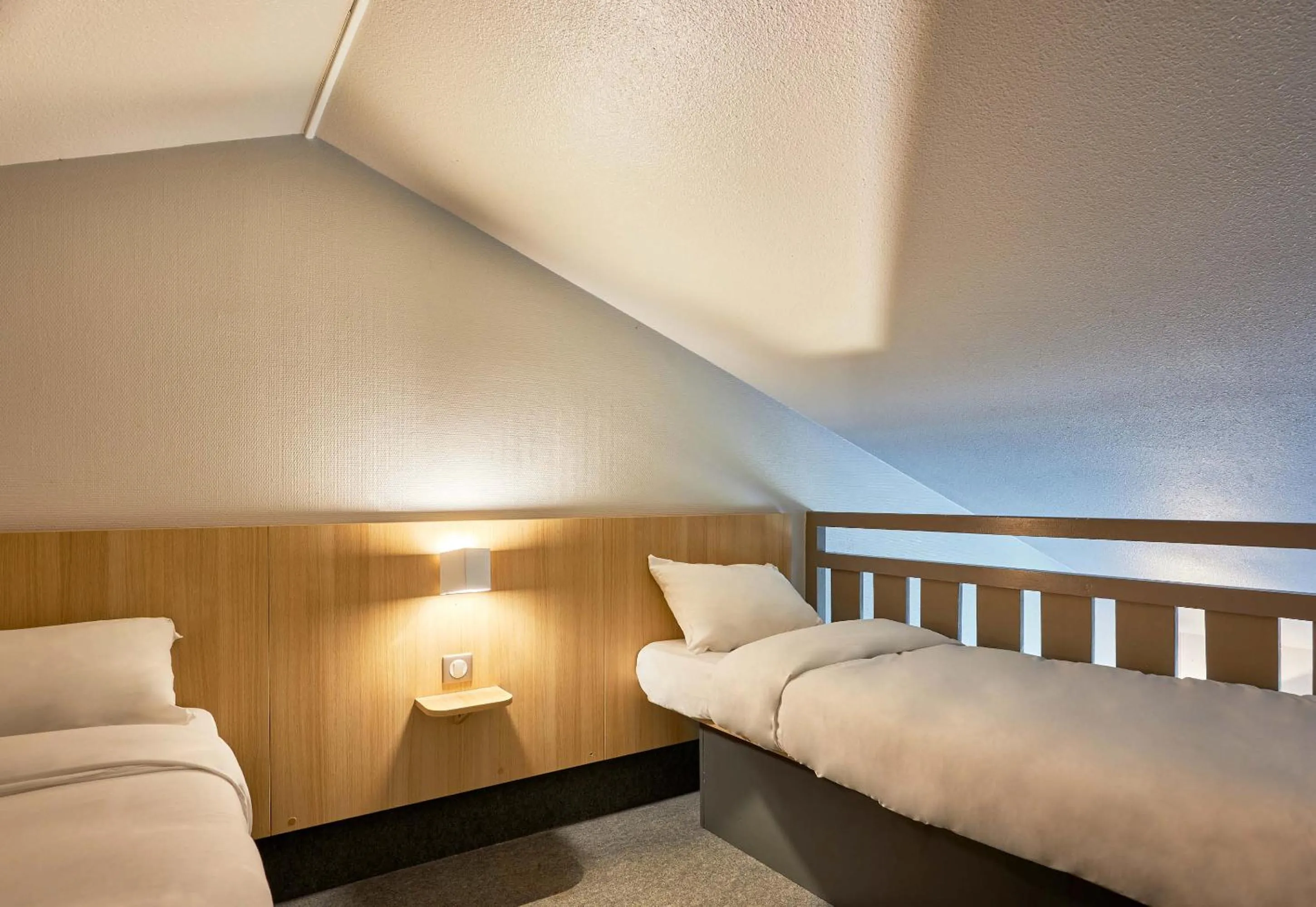 Bedroom, Bed in B&B HOTEL AVRANCHES Baie du Mont St-Michel