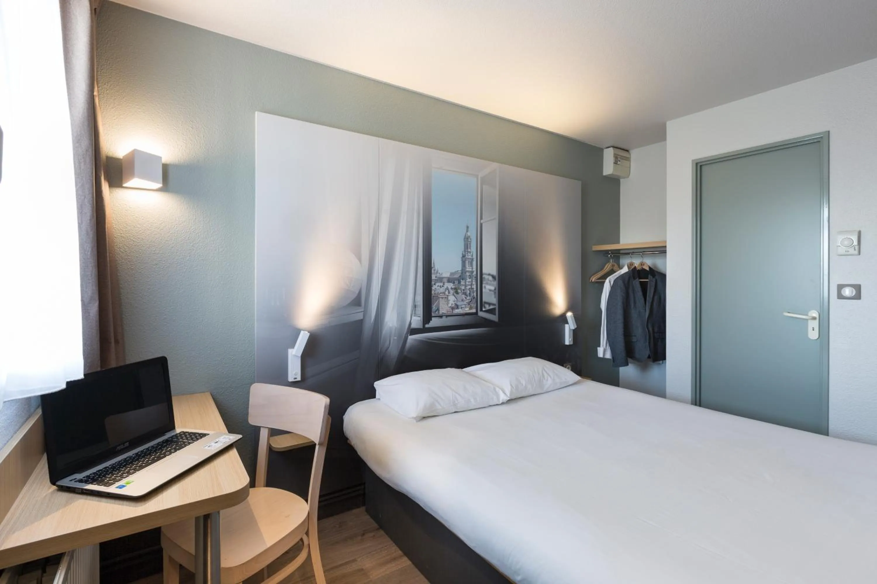 Bedroom, Bed in B&B HOTEL AVRANCHES Baie du Mont St-Michel