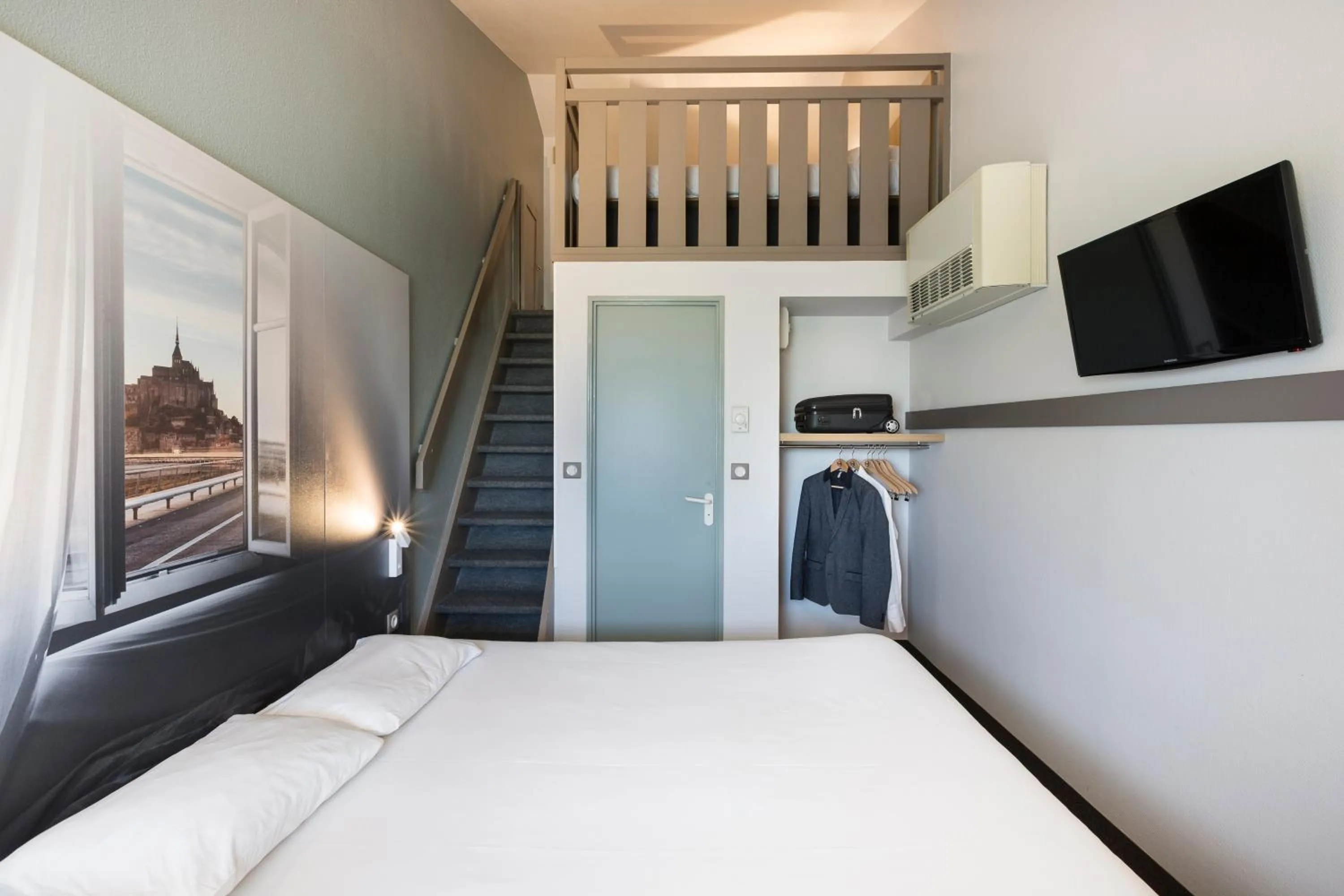 Bedroom, Bed in B&B HOTEL AVRANCHES Baie du Mont St-Michel