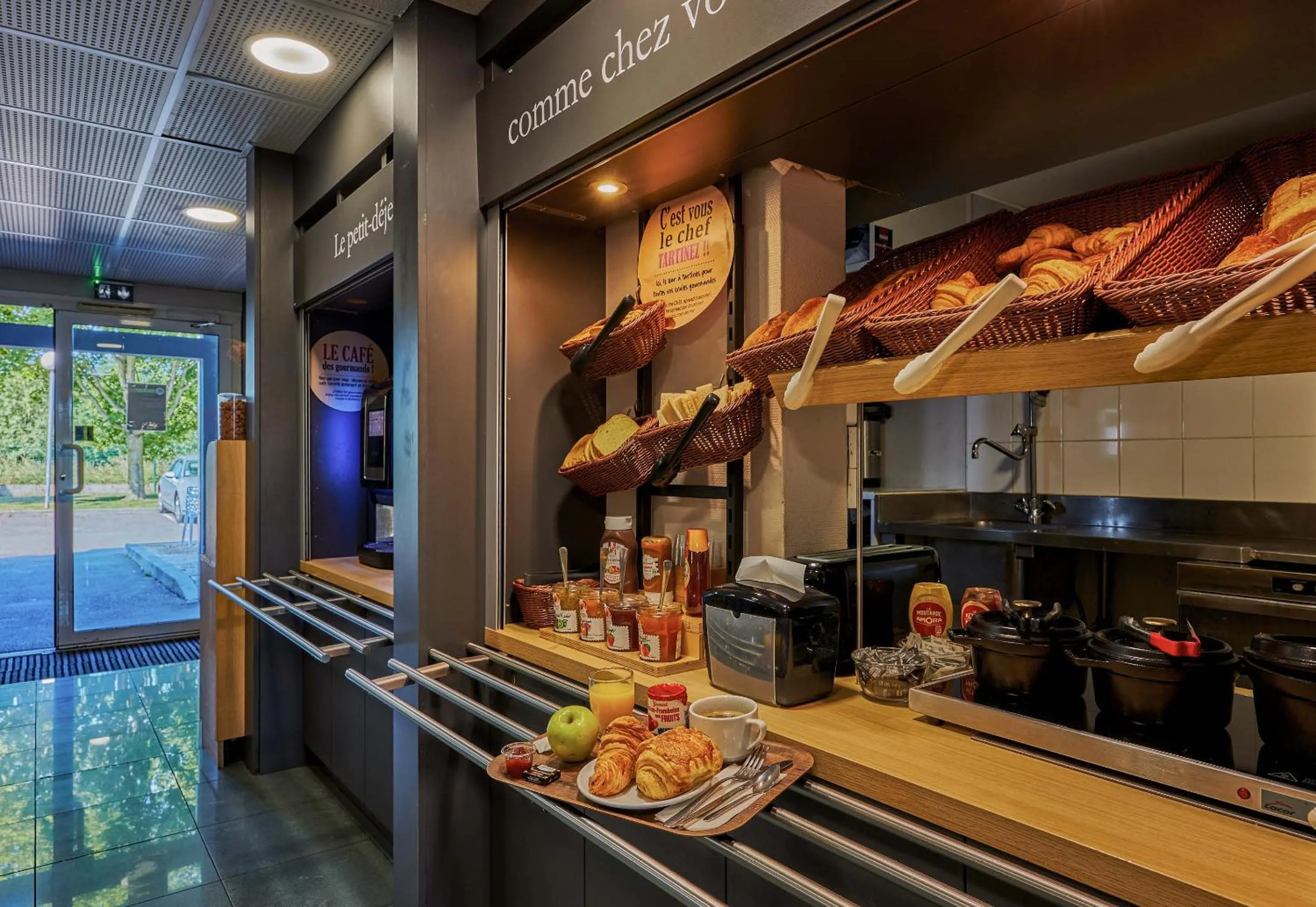 Buffet breakfast in B&B HOTEL AVRANCHES Baie du Mont St-Michel