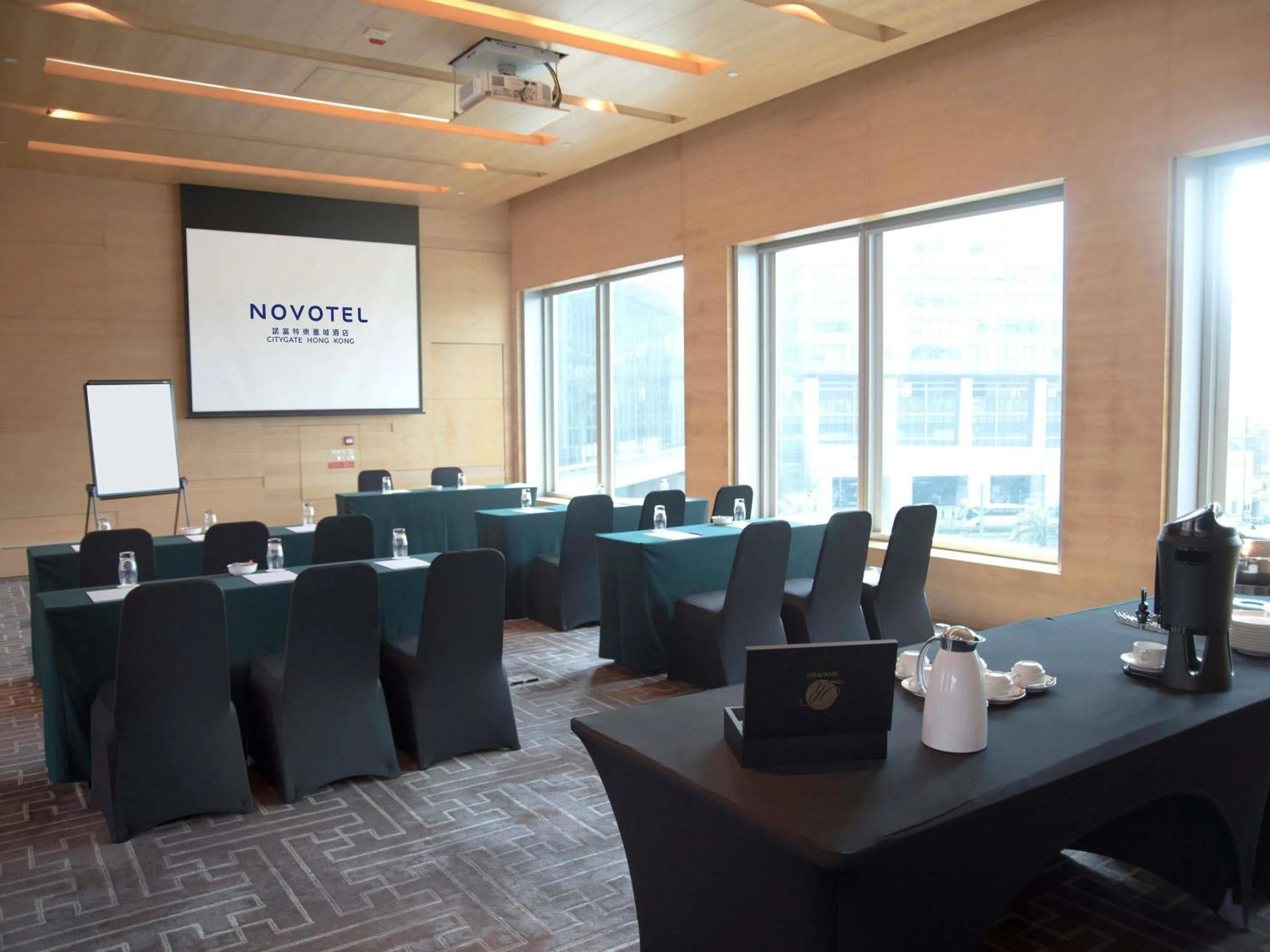 Meeting/conference room in Novotel Citygate Hong Kong