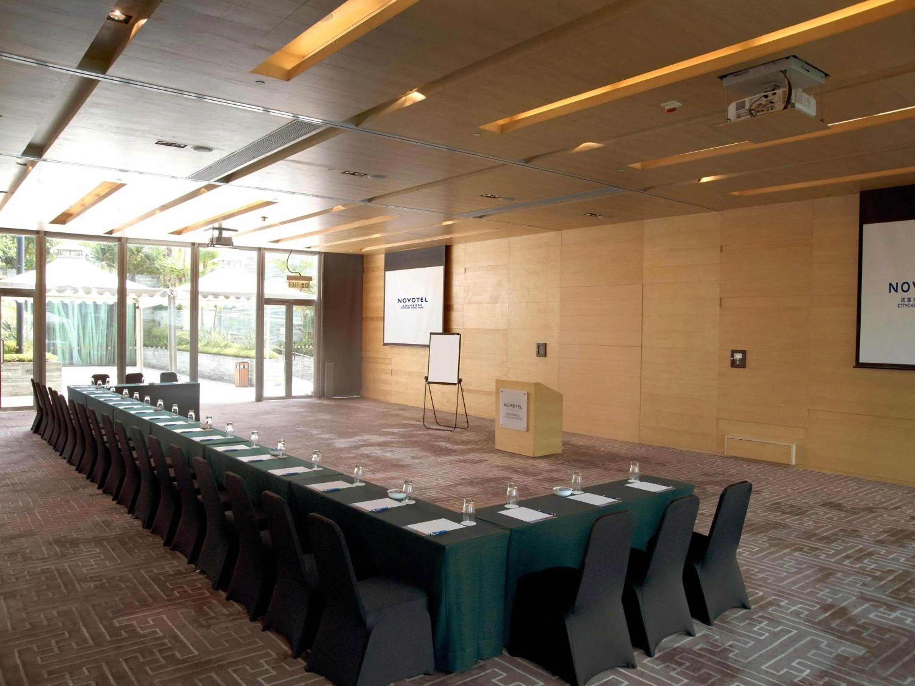 Meeting/conference room in Novotel Citygate Hong Kong