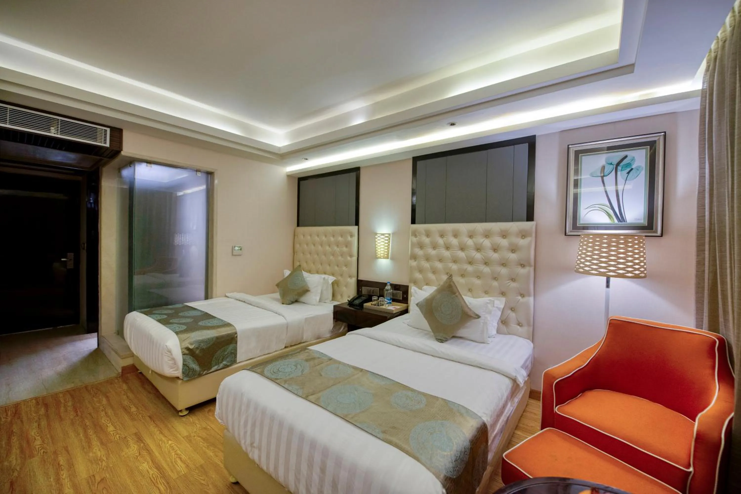 Bed in OM Clarks Inn Raebareli