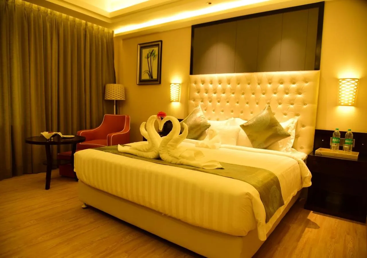 Bedroom, Bed in OM Clarks Inn Raebareli