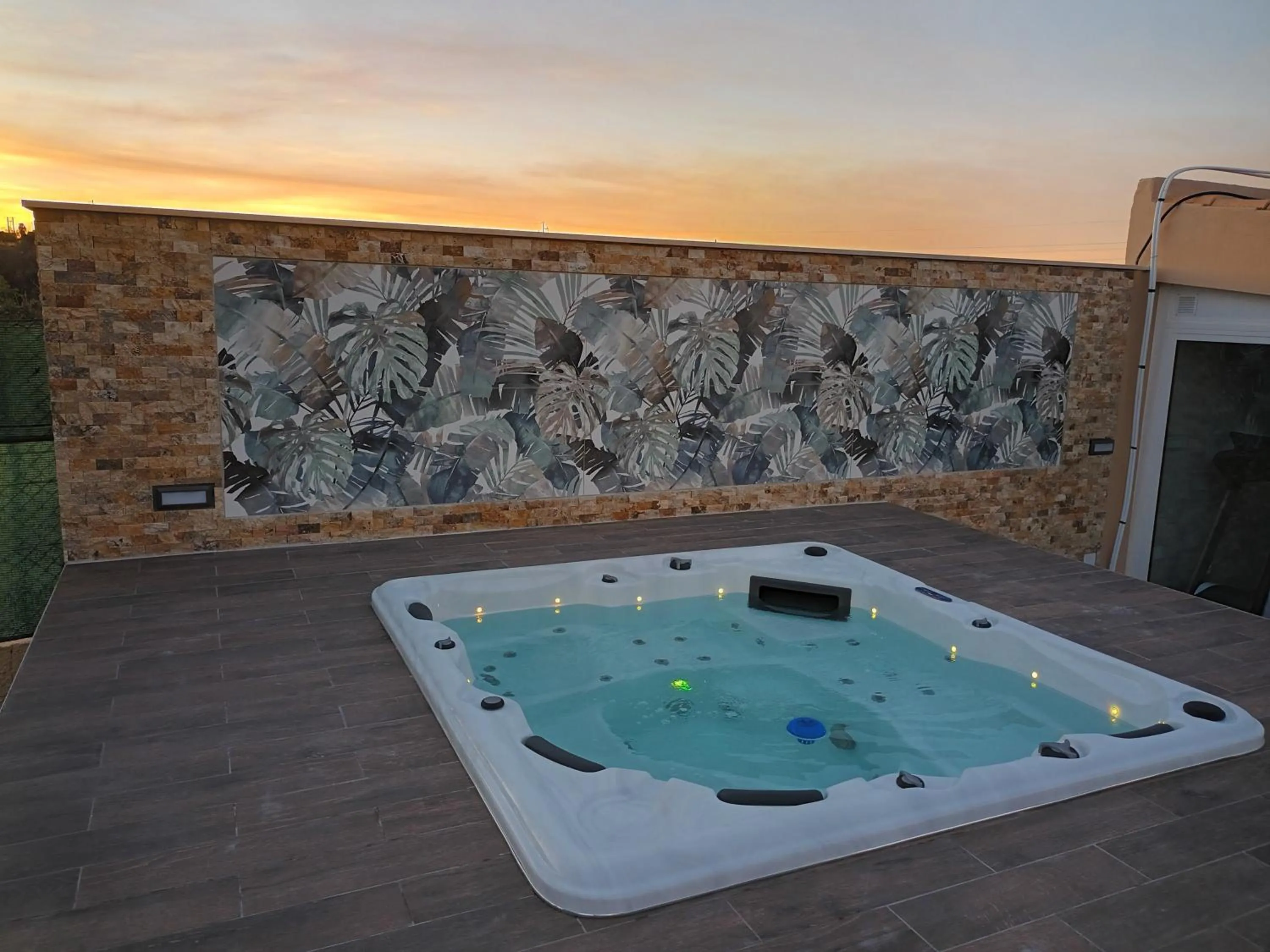 Hot Tub in VILLA L'ESTAQUE