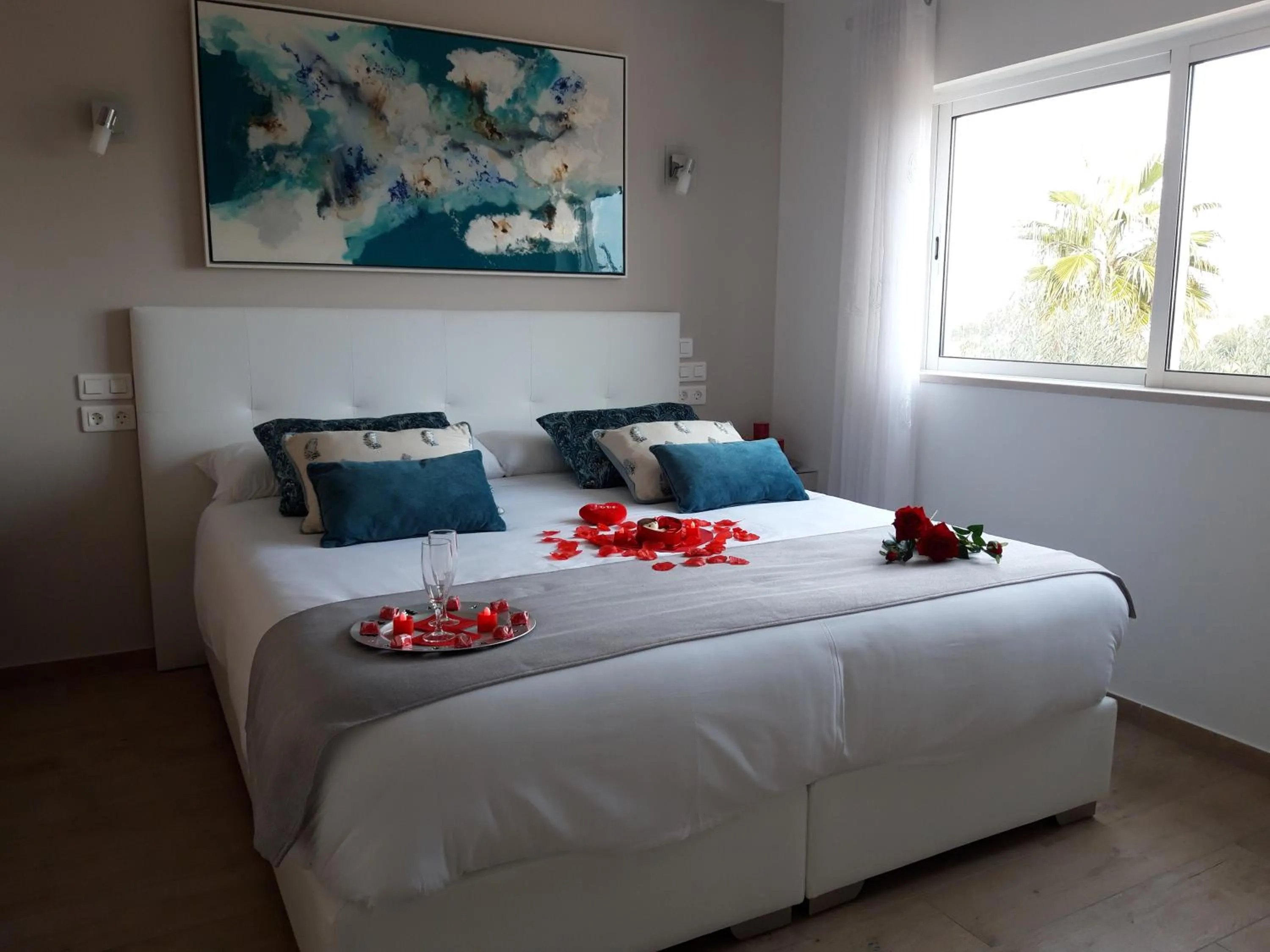 Photo of the whole room in VILLA L'ESTAQUE