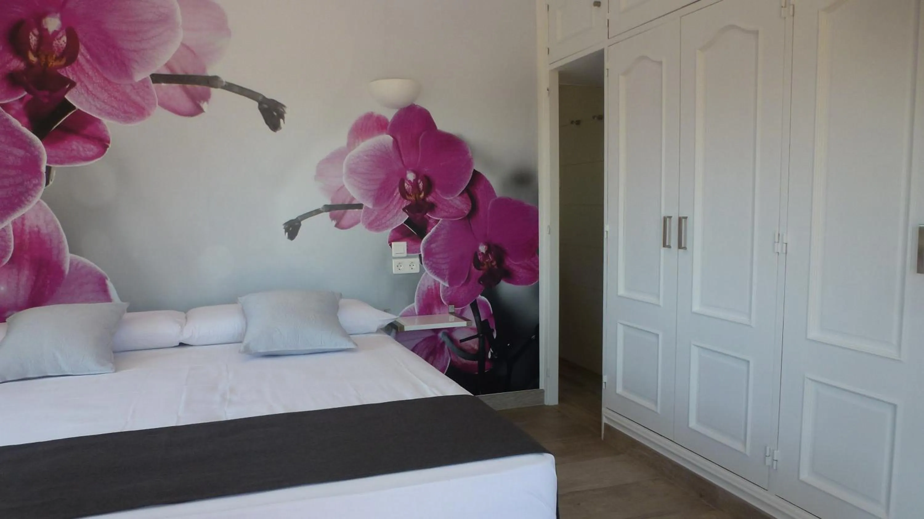 Photo of the whole room in VILLA L'ESTAQUE