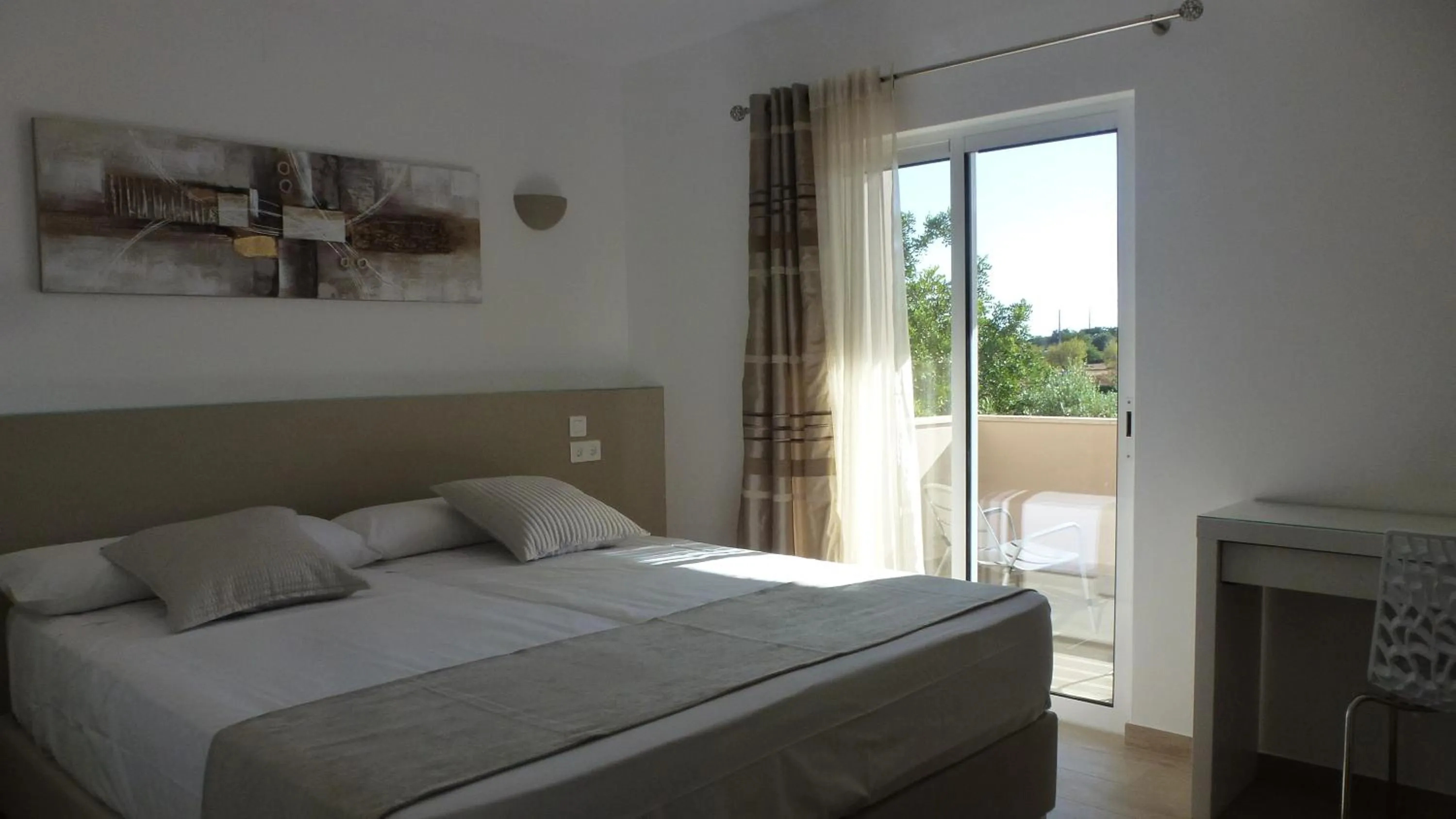 Photo of the whole room in VILLA L'ESTAQUE