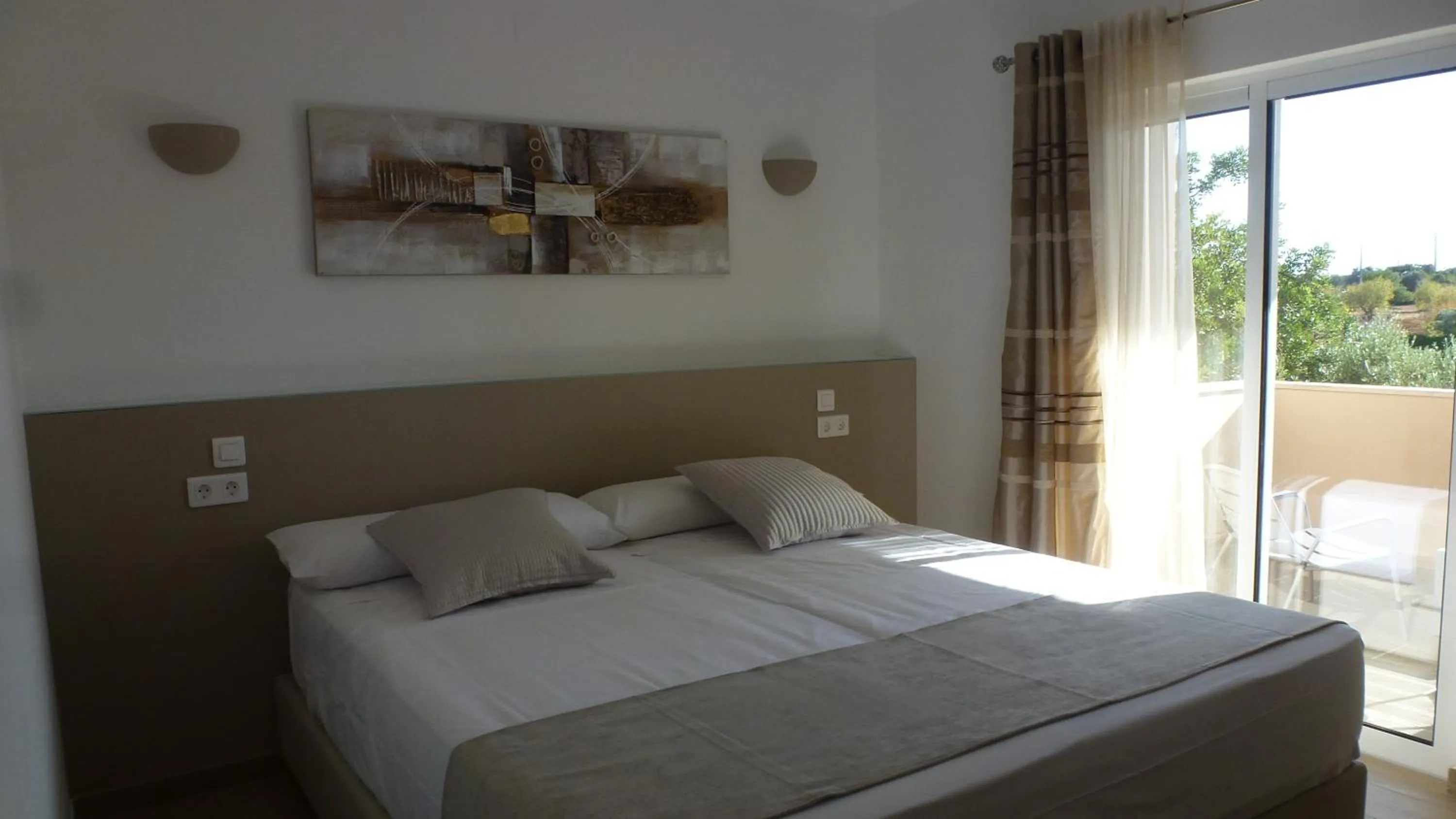 Photo of the whole room in VILLA L'ESTAQUE