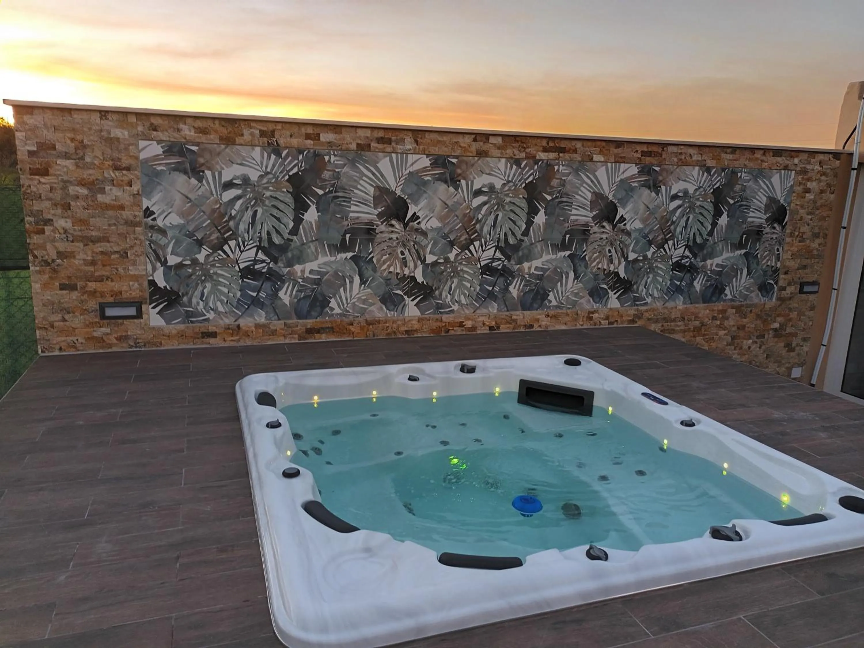 Hot Tub in VILLA L'ESTAQUE