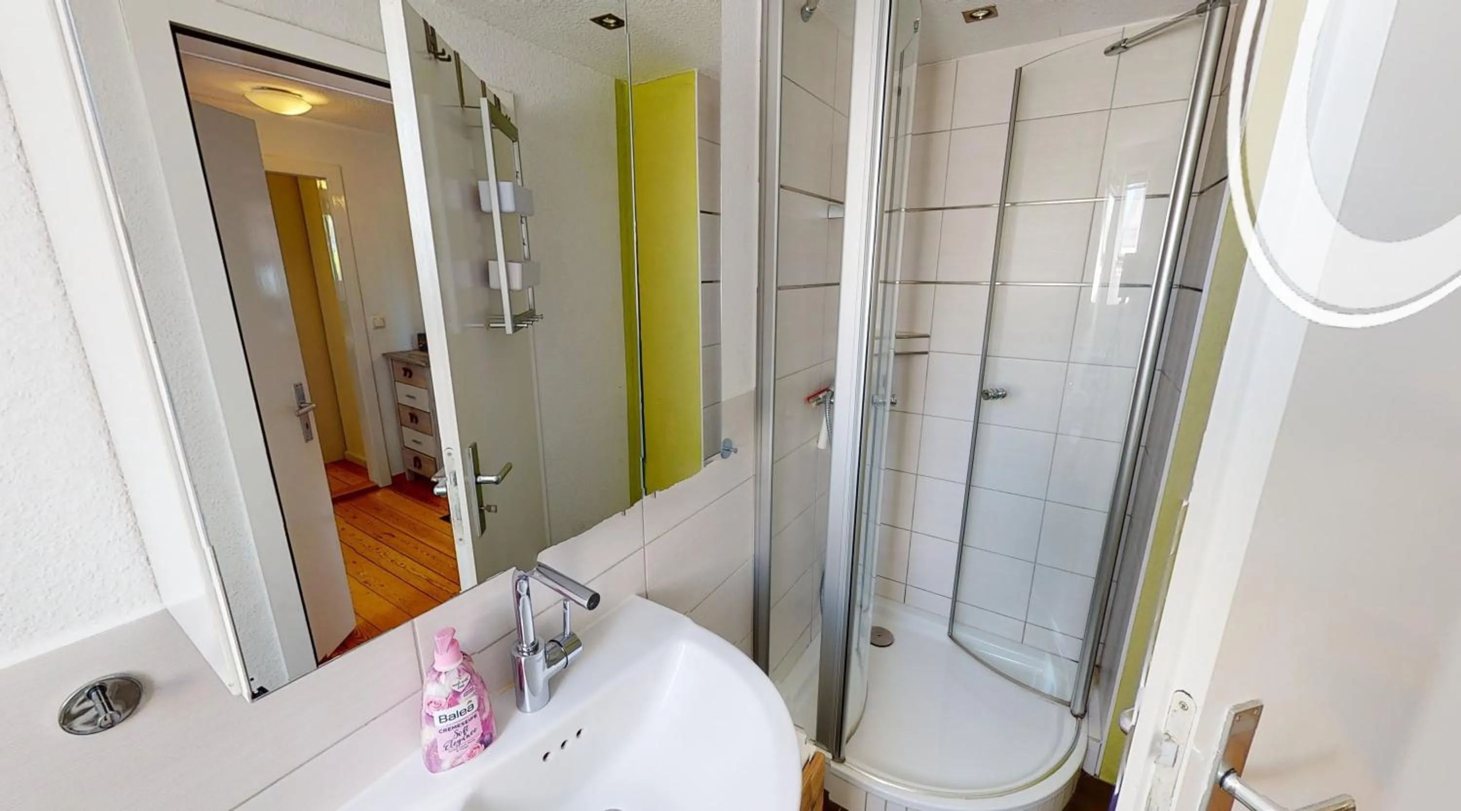 Shower in Ferienwohnung Nordlicht Laboe