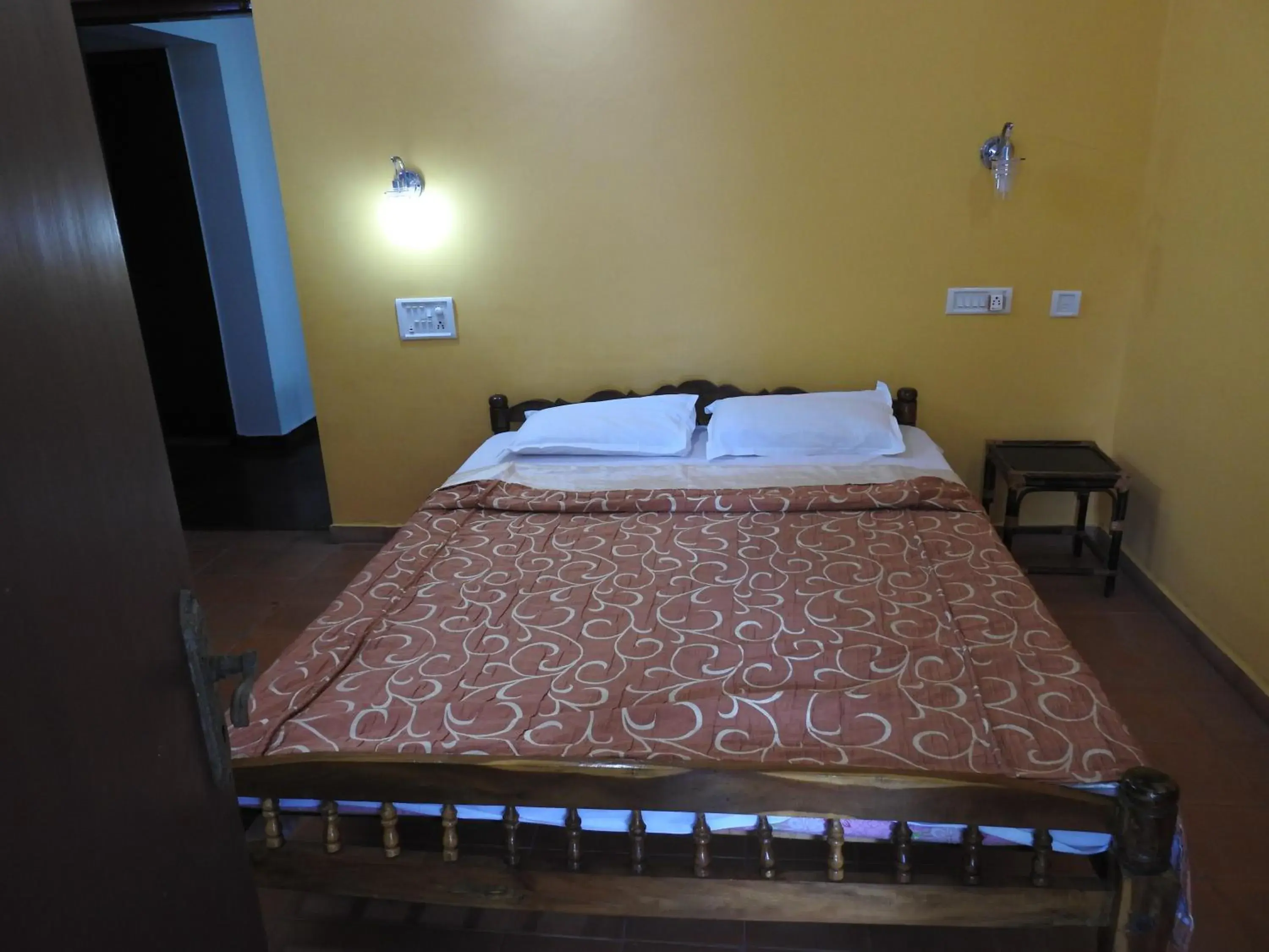 Deluxe Double Room with Side Sea View in Kadalamma Beach Homestay Deluxe Double Room with Side Sea View in Kadalamma Beach Homestay