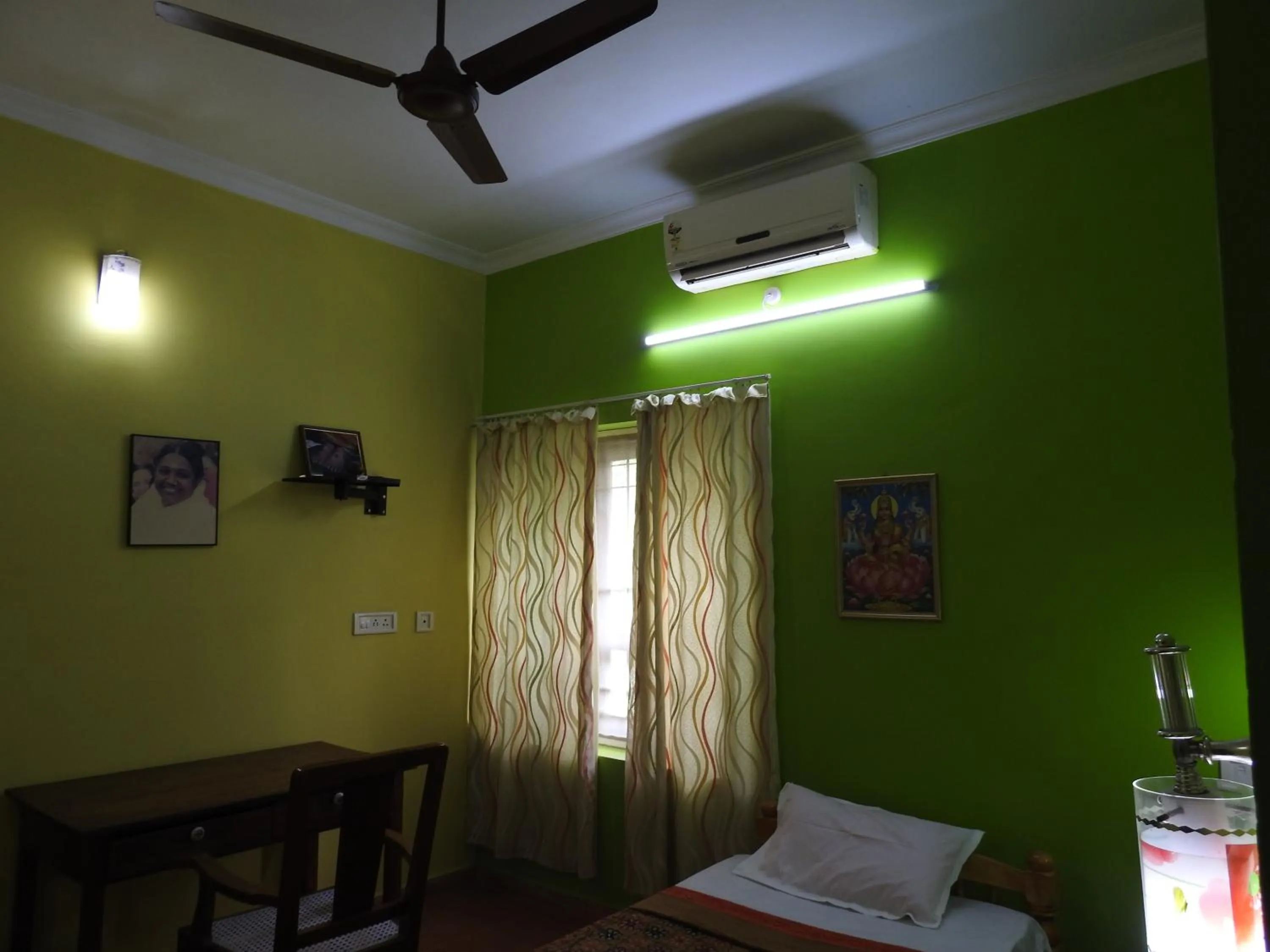 Bed in Kadalamma Beach Homestay