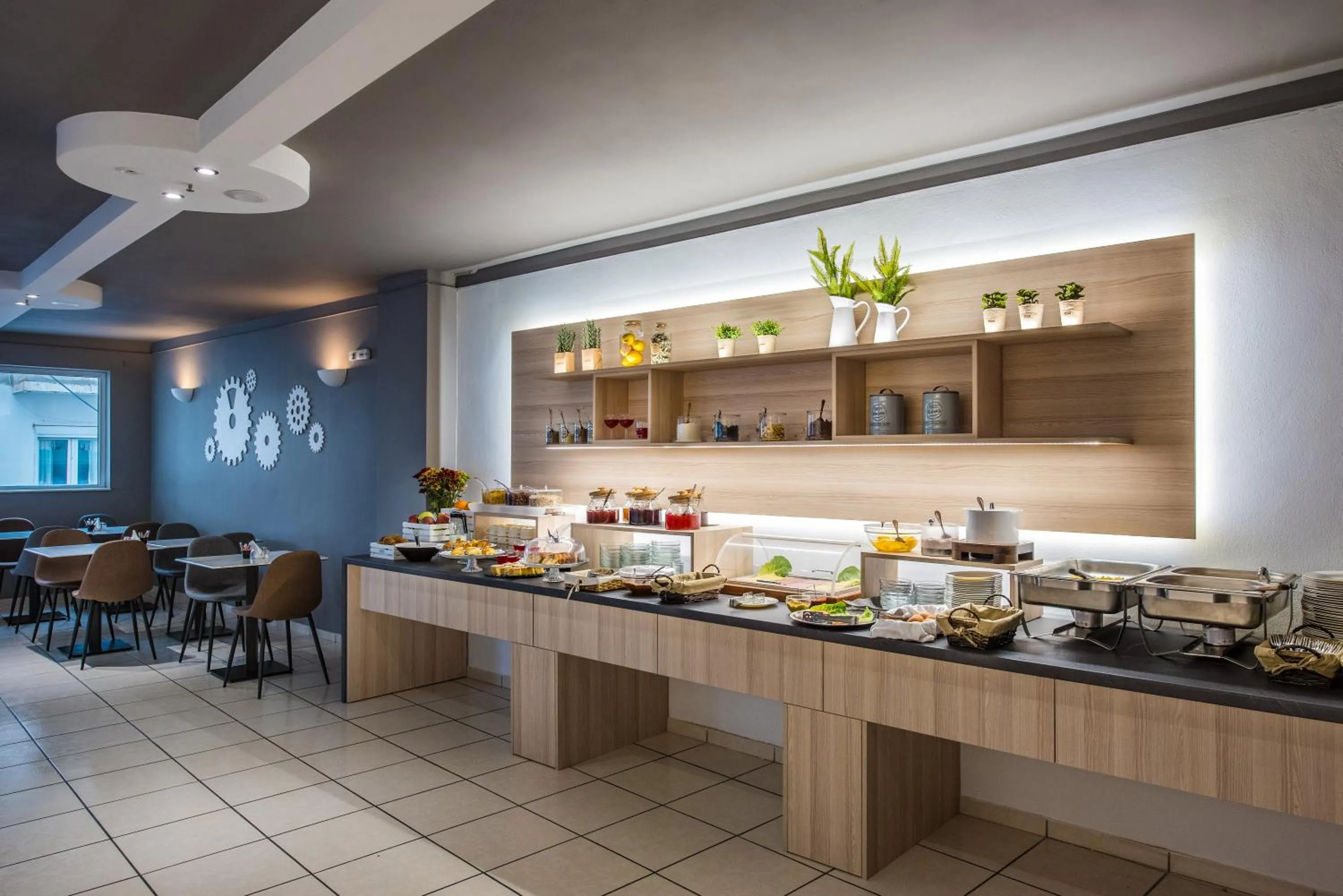 Restaurant/places to eat in Galaxy Hotel