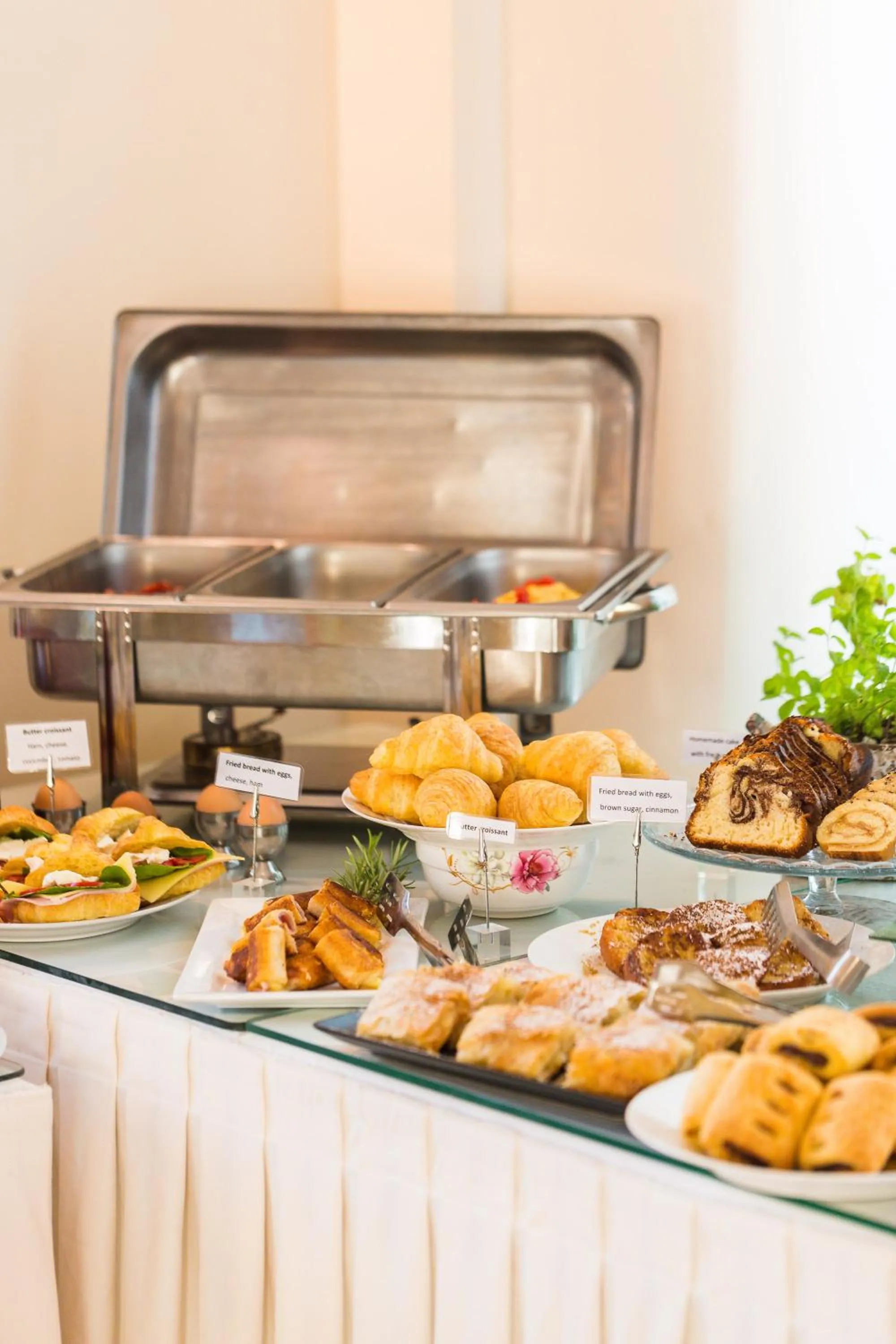 Buffet breakfast in Eltina Hotel