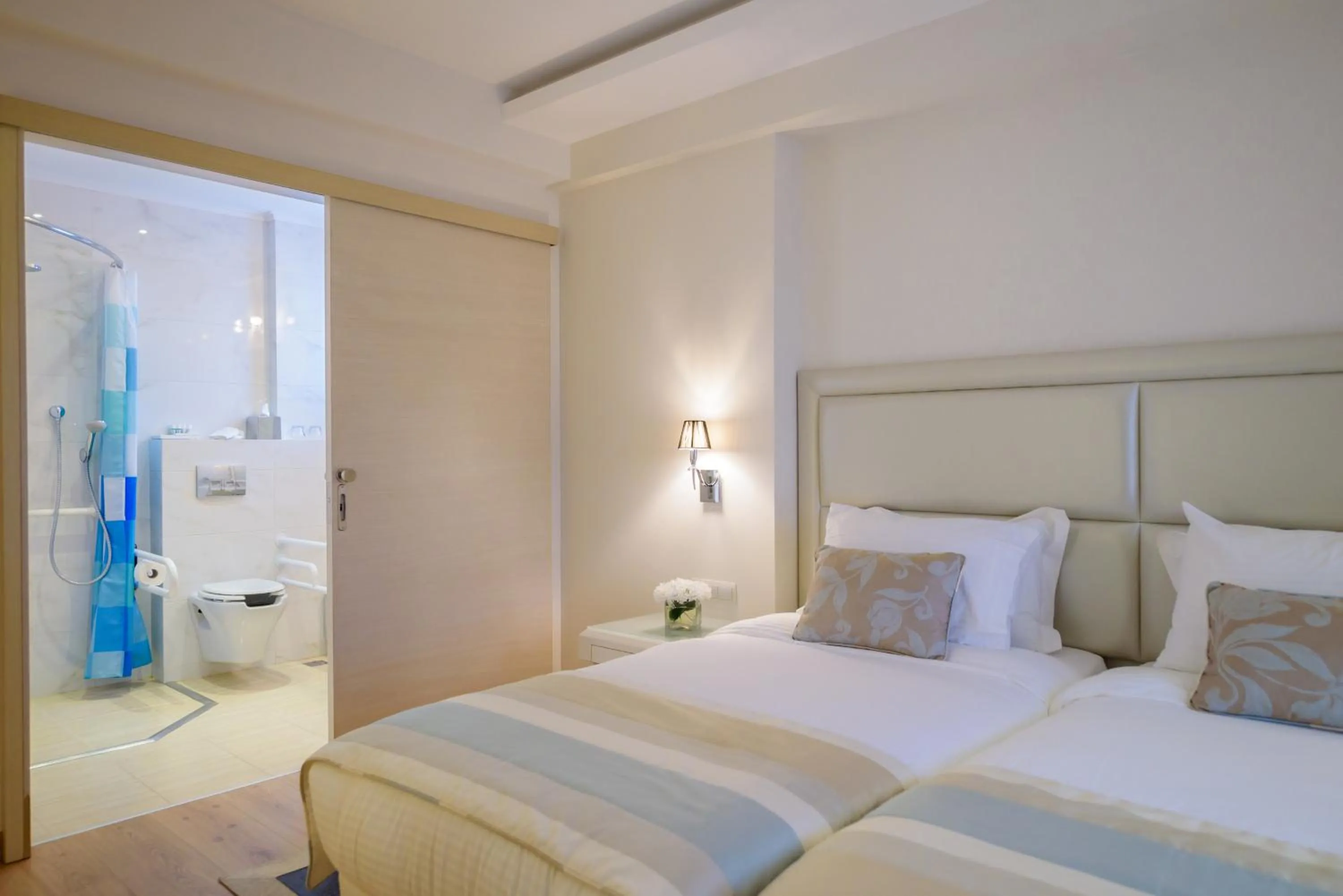 Bathroom, Bed in Calma Hotel & Spa