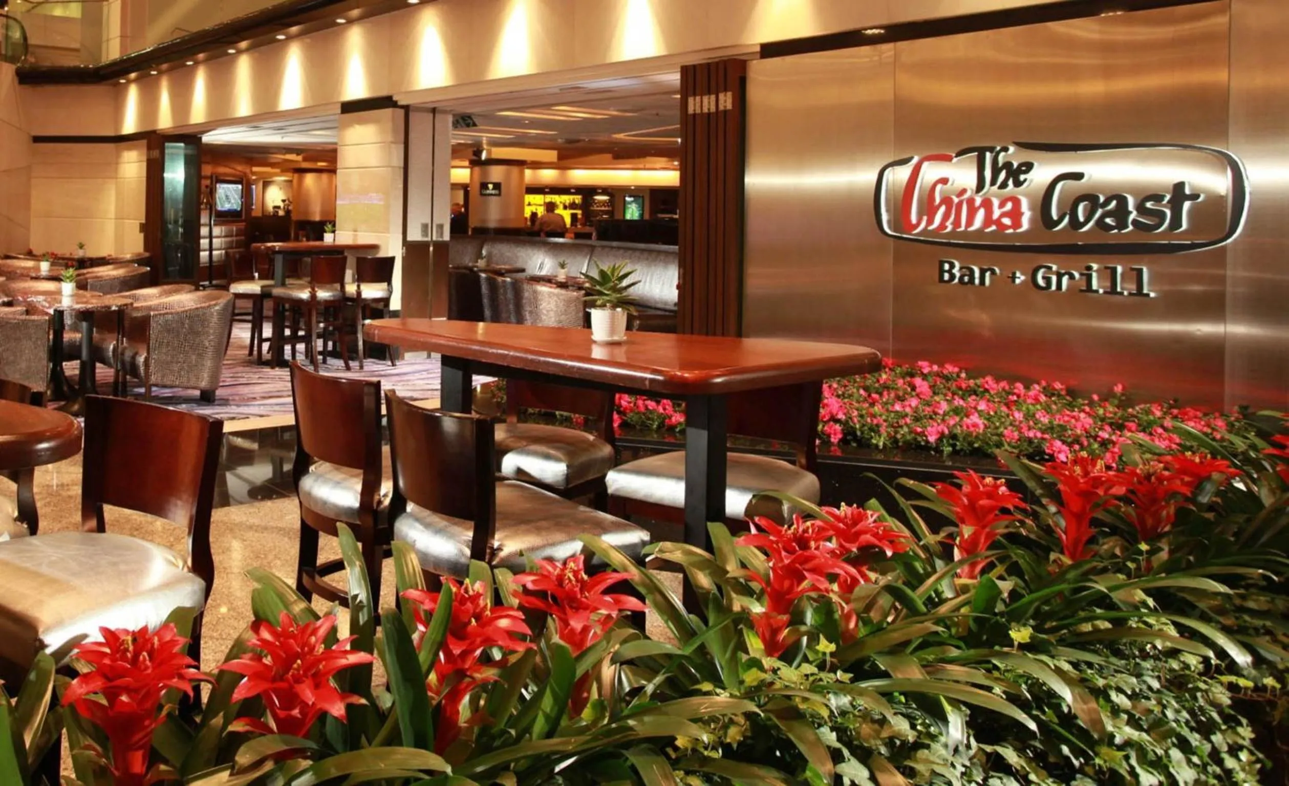 Restaurant/places to eat in Regal Airport Hotel