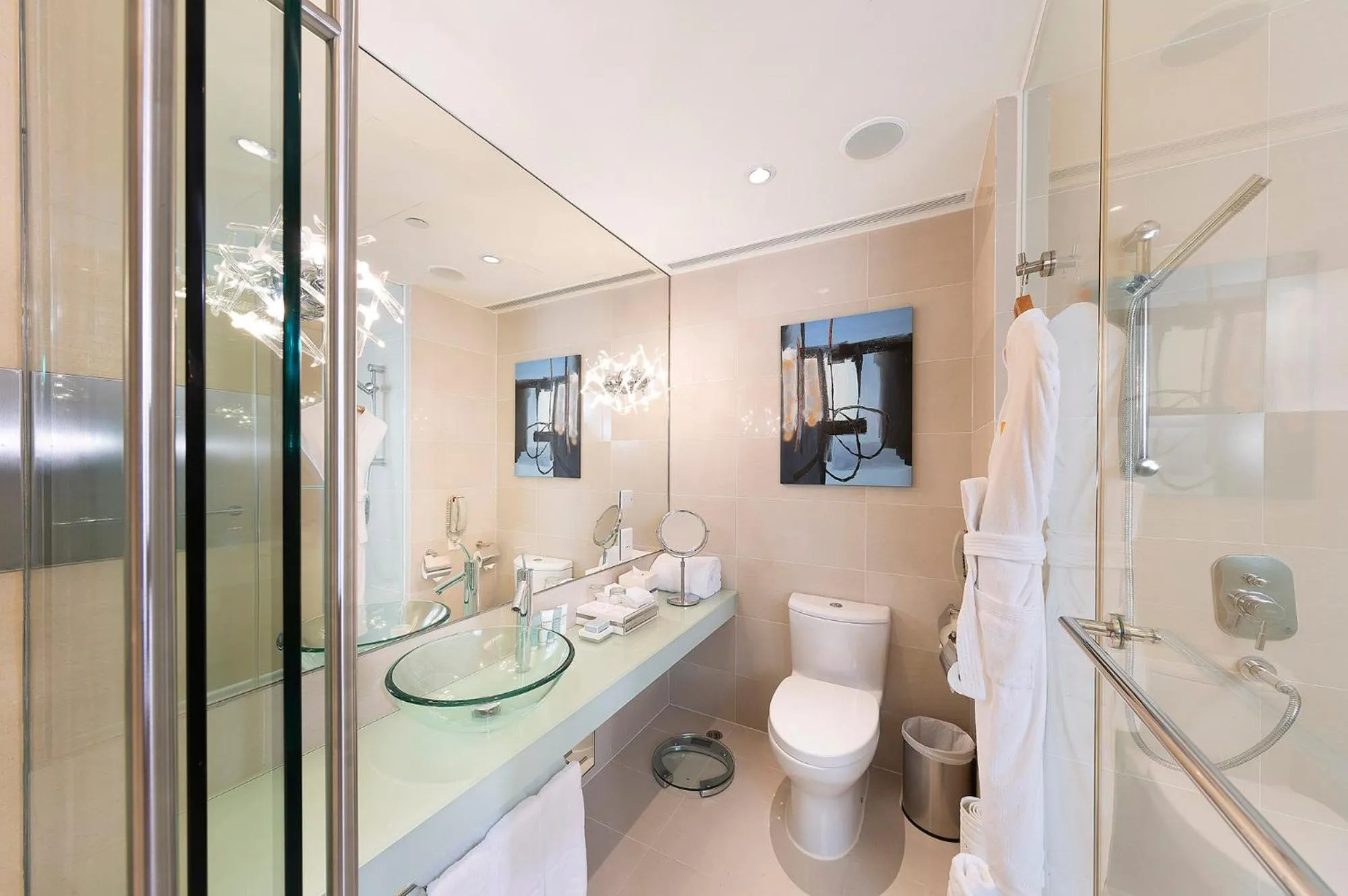 Bathroom in Regal Airport Hotel