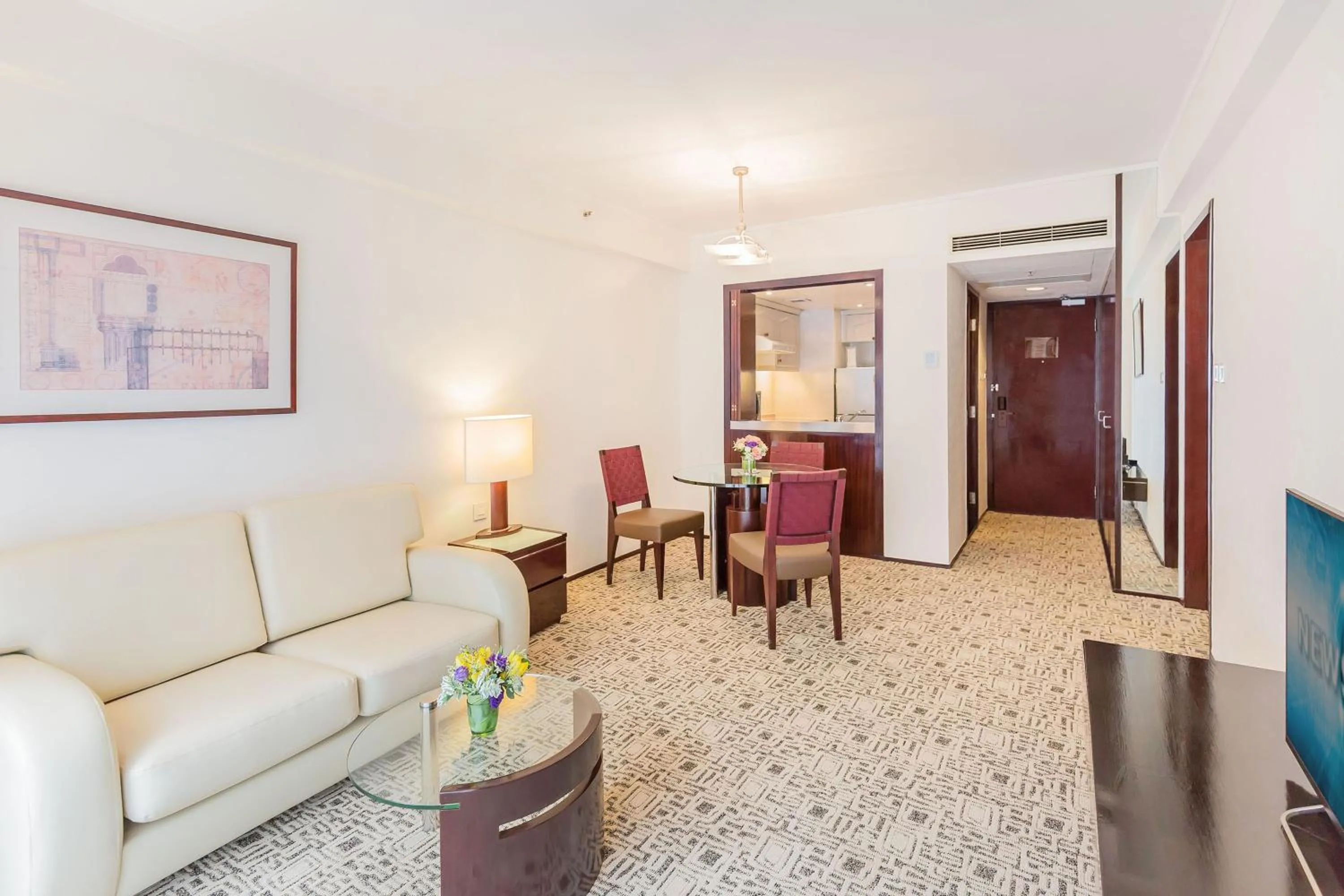 Living room in Regal Airport Hotel