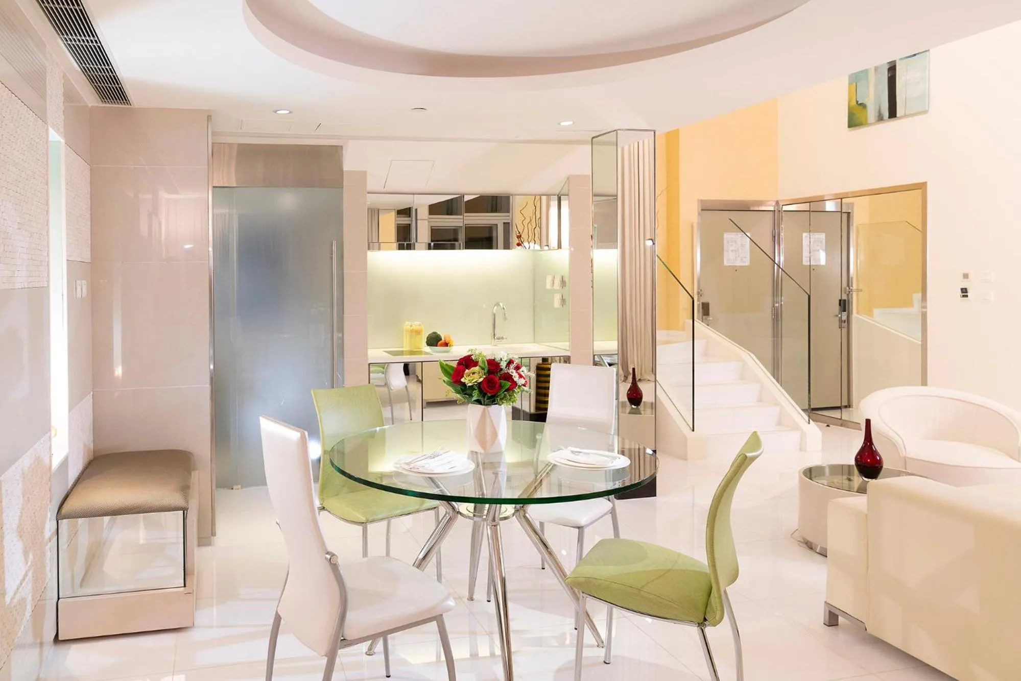 Living room in Regal Airport Hotel