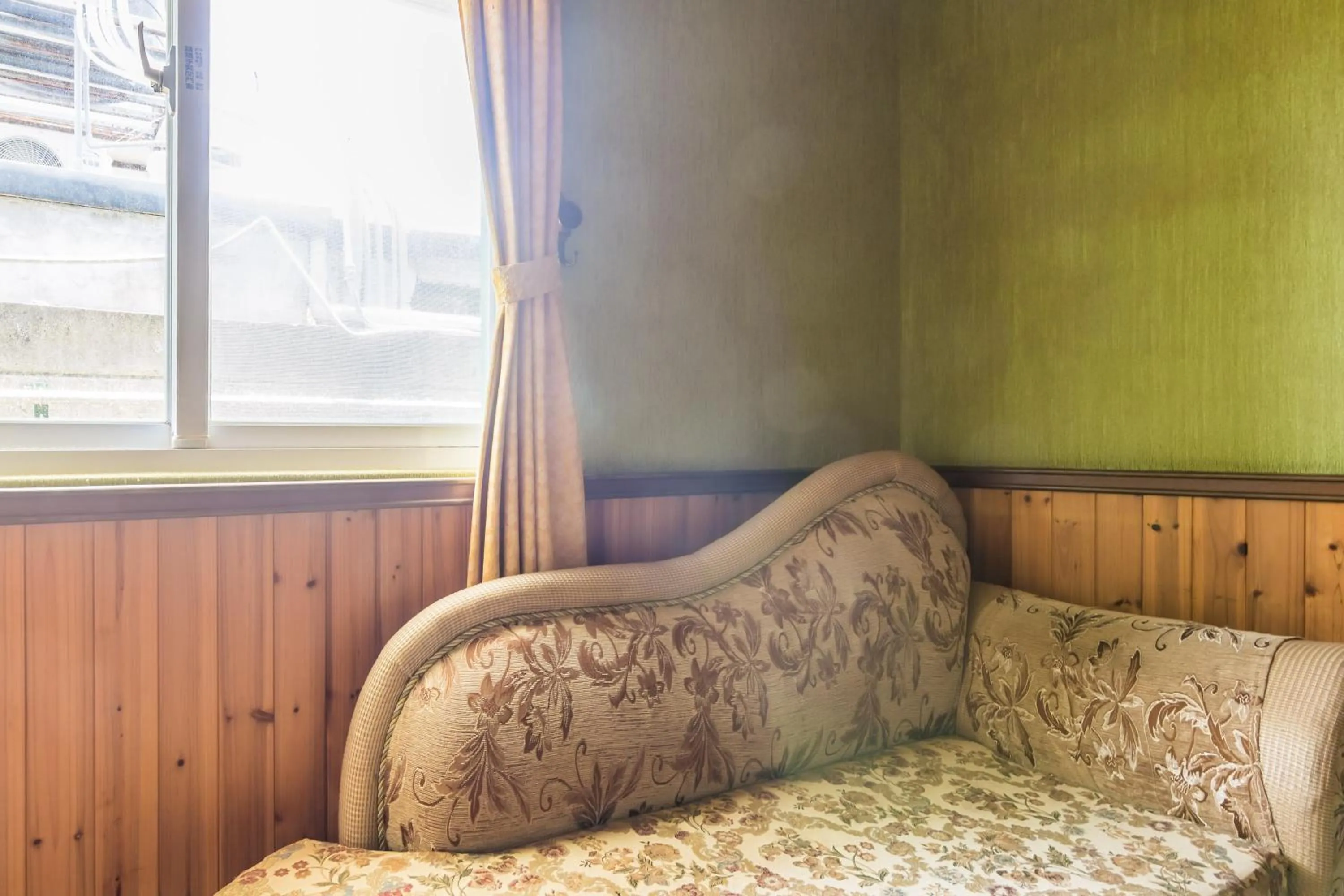 Seating area, Bed in Kenting Maya-House B&B