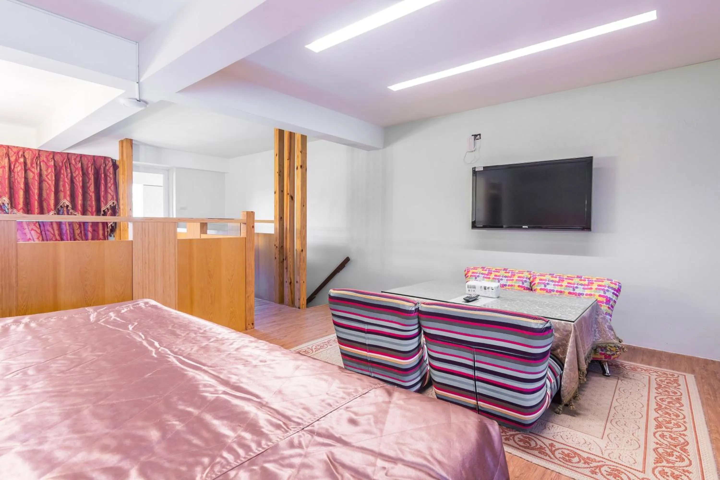 TV and multimedia, Bed in Kenting Maya-House B&B