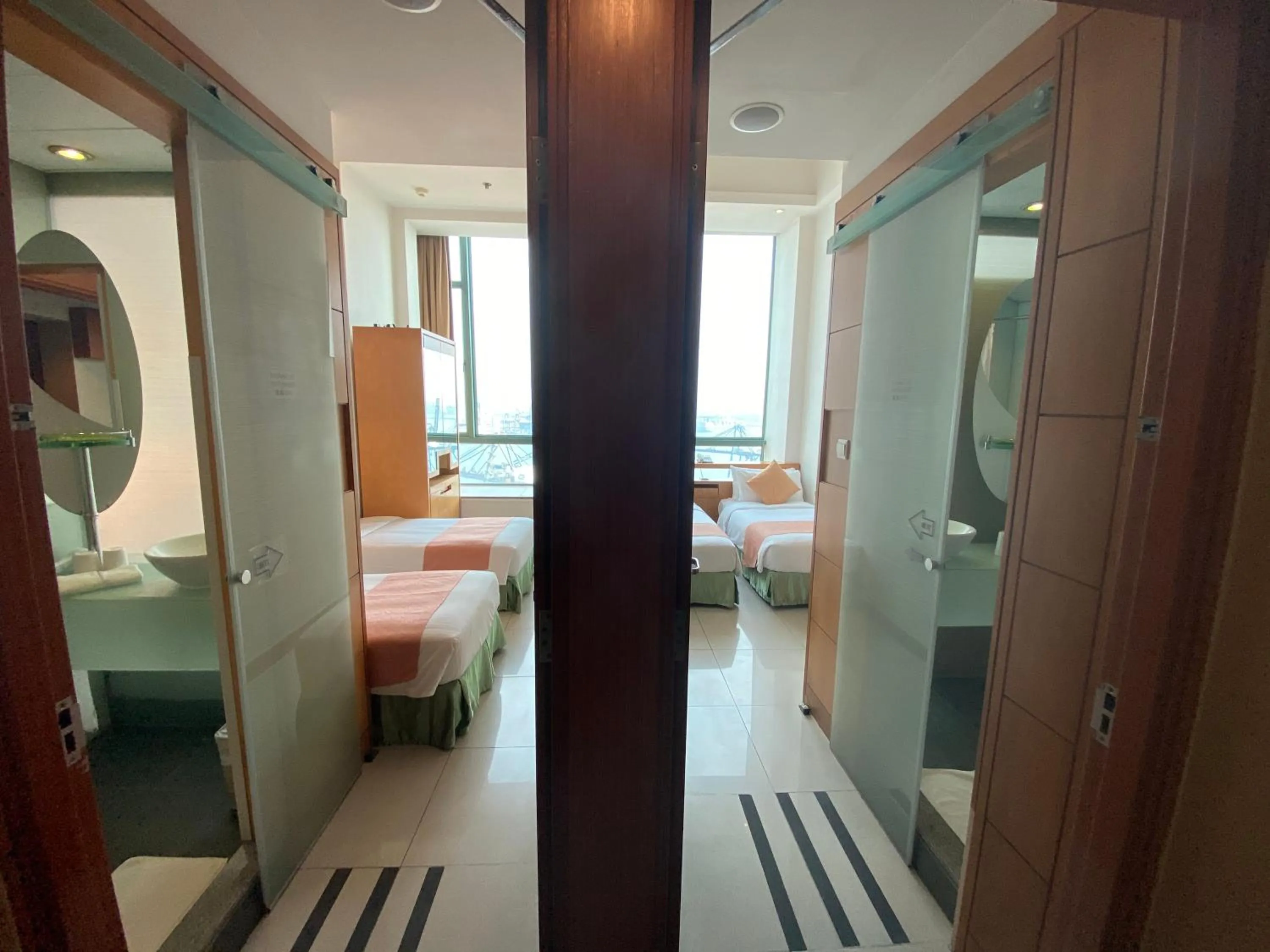 Bedroom, Bed in Rambler Garden Hotel