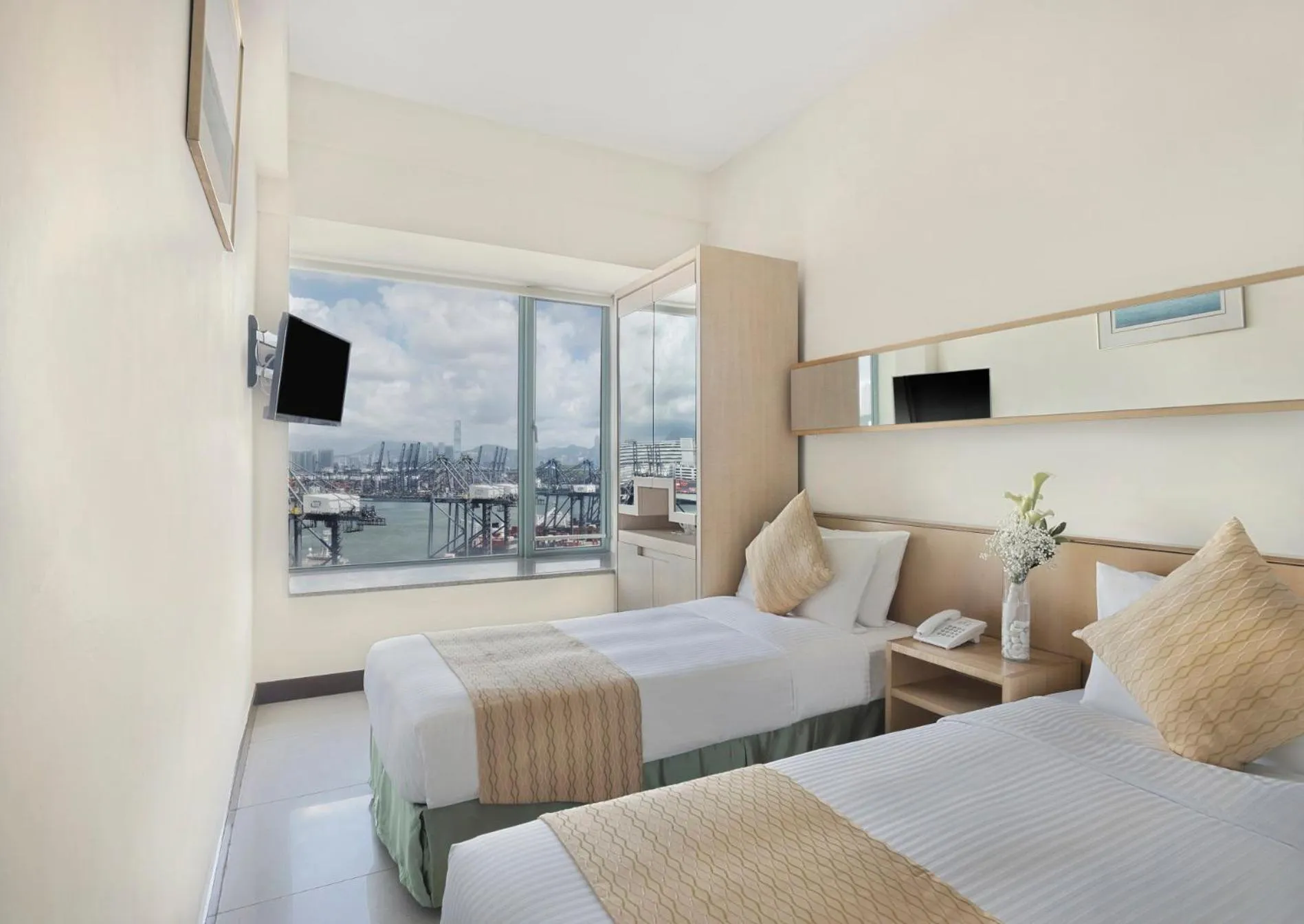 Bedroom, Bed in Rambler Garden Hotel