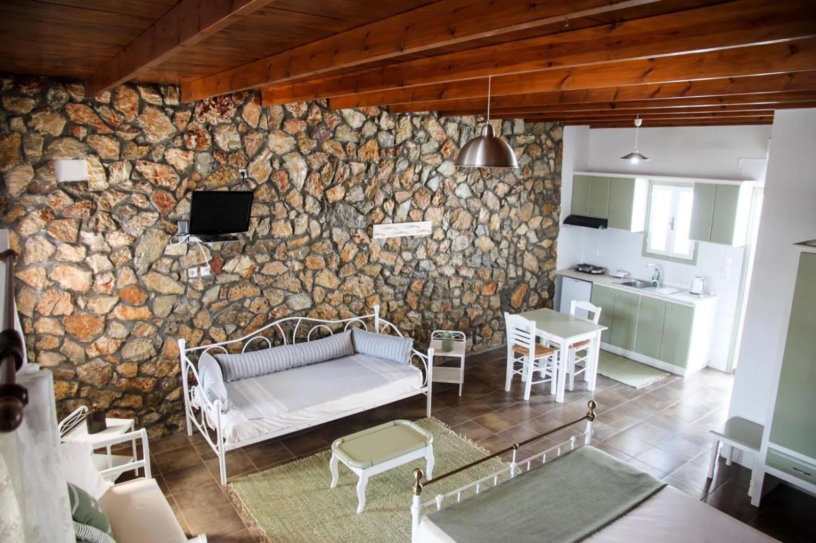 TV and multimedia, Bed in Vareladiko studios