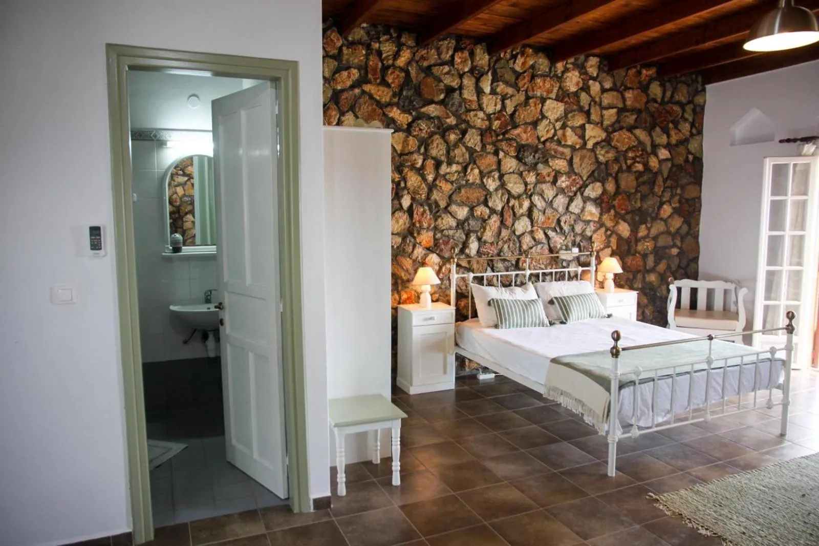 Bed in Vareladiko studios