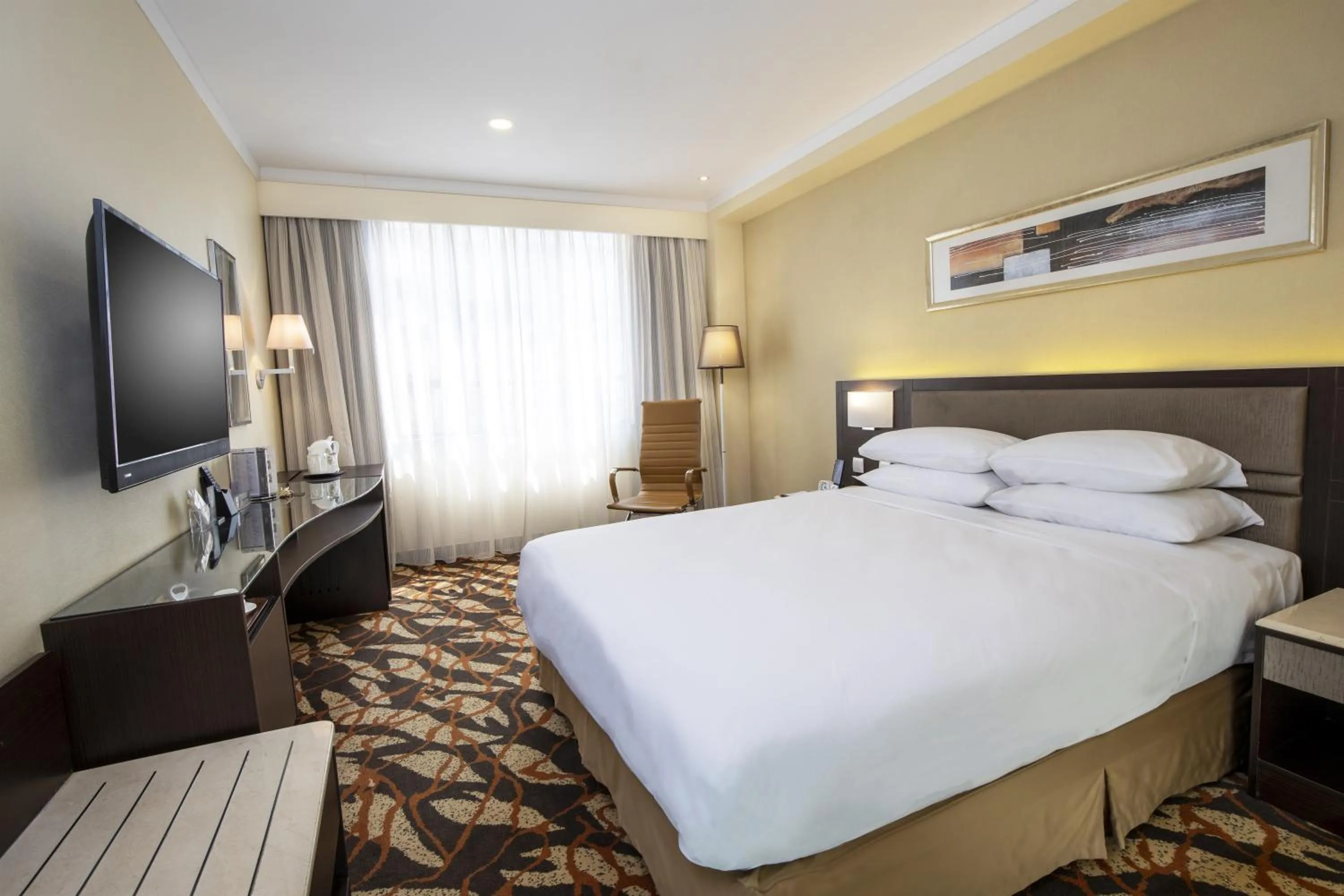 Photo of the whole room, Bed in Metropark Hotel Kowloon