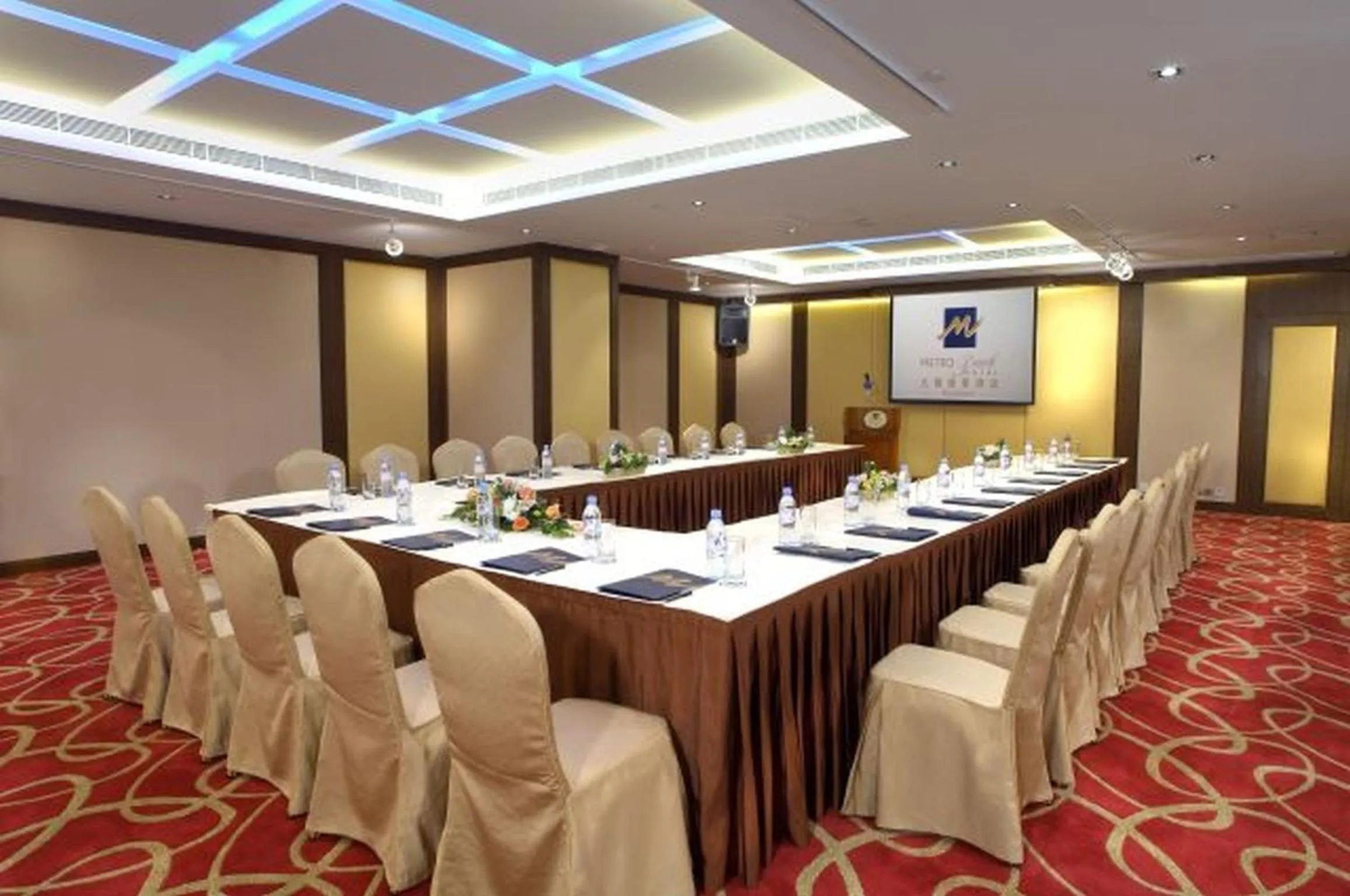 Business facilities in Metropark Hotel Kowloon