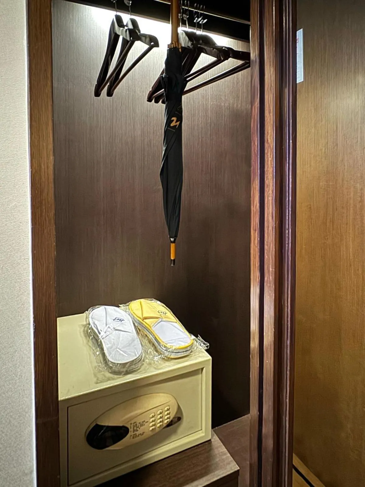 furniture in Metropark Hotel Kowloon