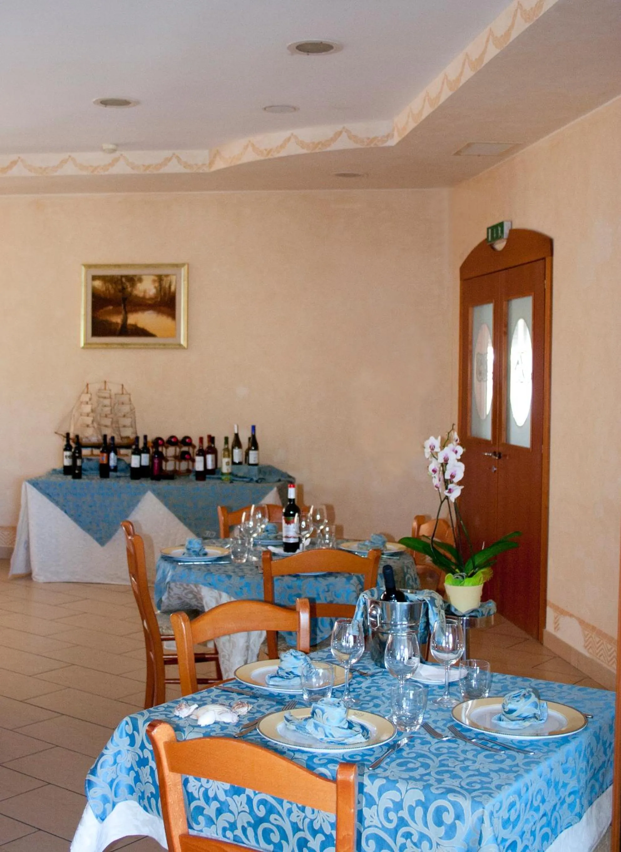 Restaurant/places to eat in Hotel Felix