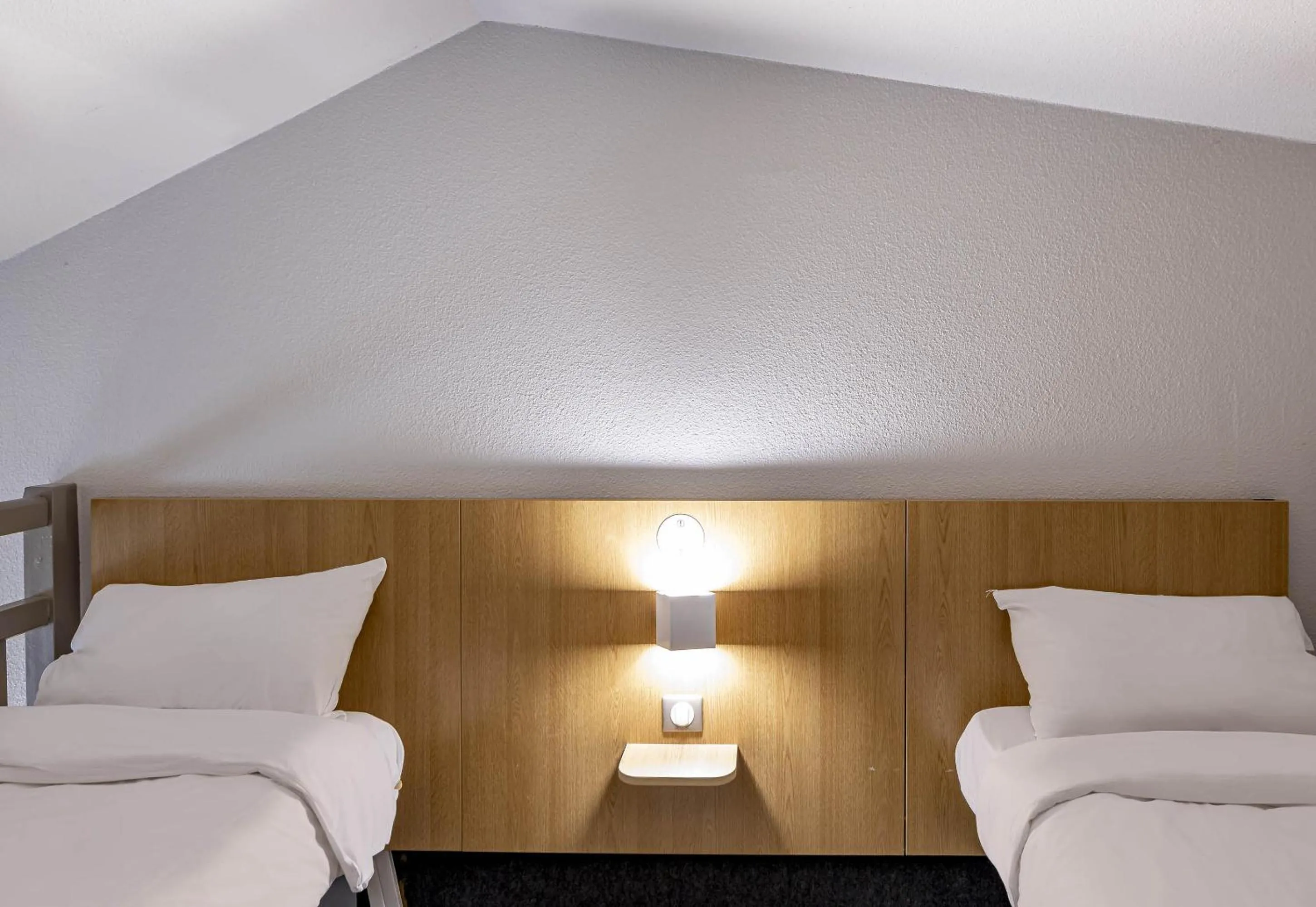 Bedroom, Bed in B&B HOTEL Bordeaux Mérignac Hôtel de Ville