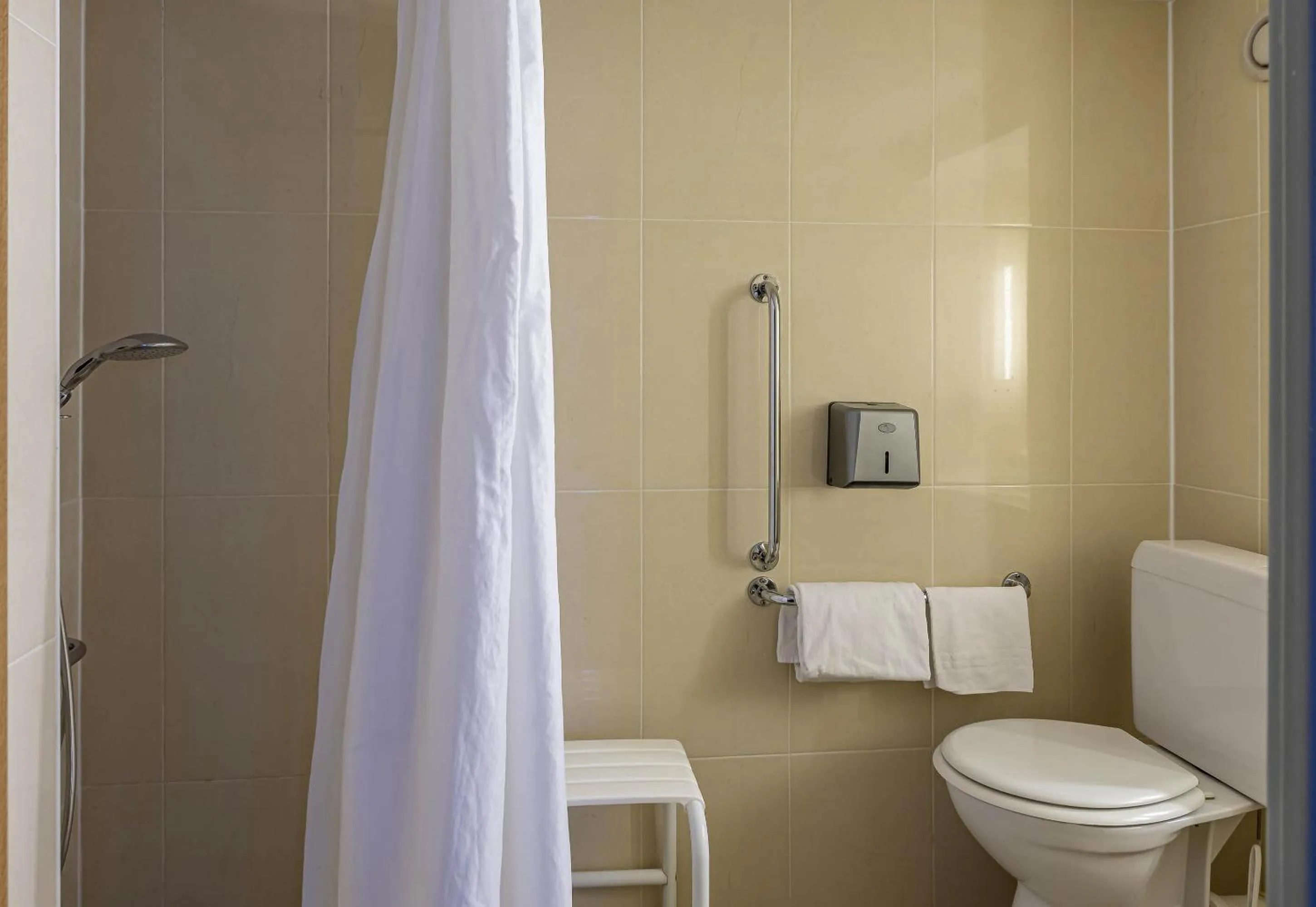 Bathroom in B&B HOTEL Bordeaux Mérignac Hôtel de Ville