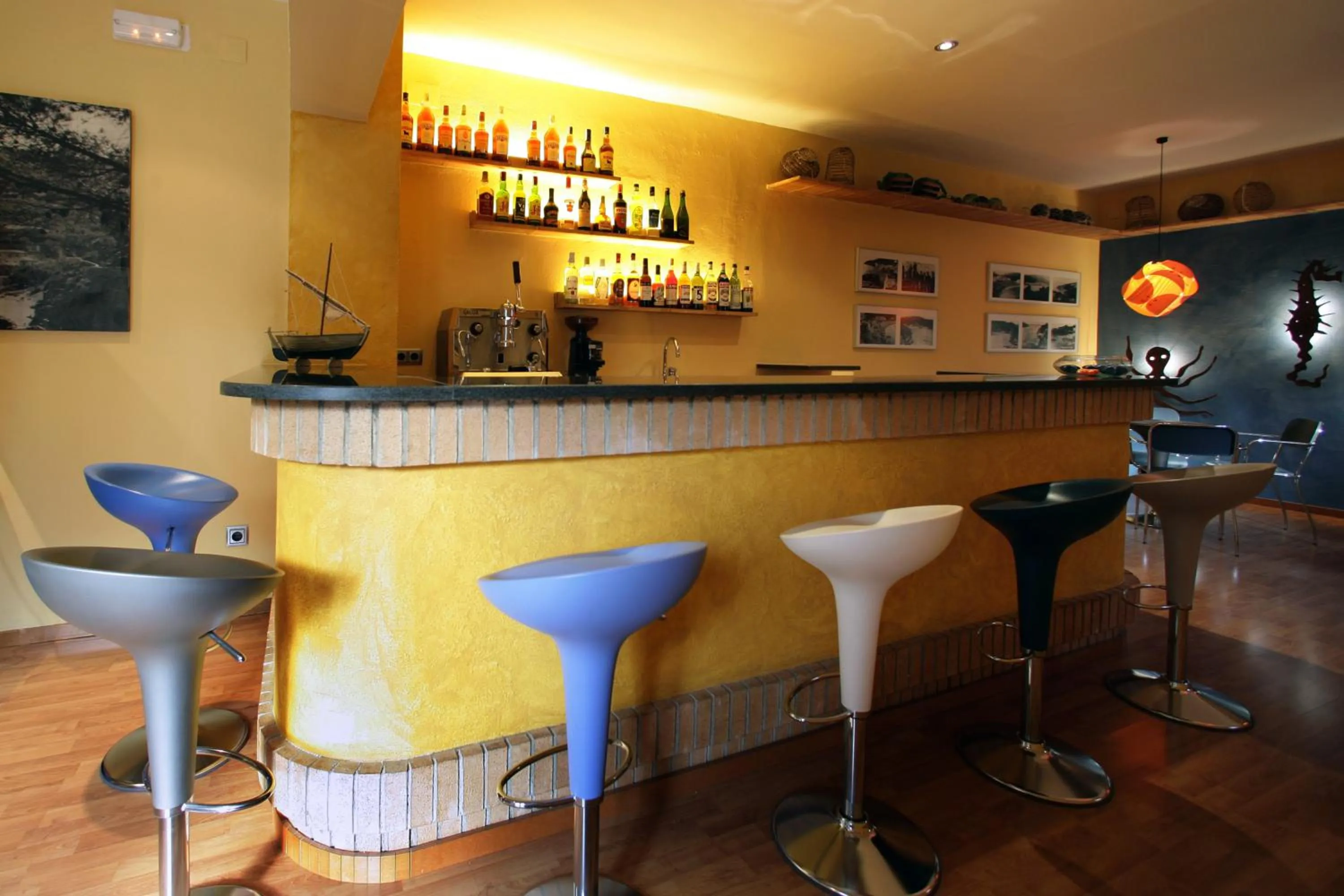 Lounge or bar in Hotel Sa Riera