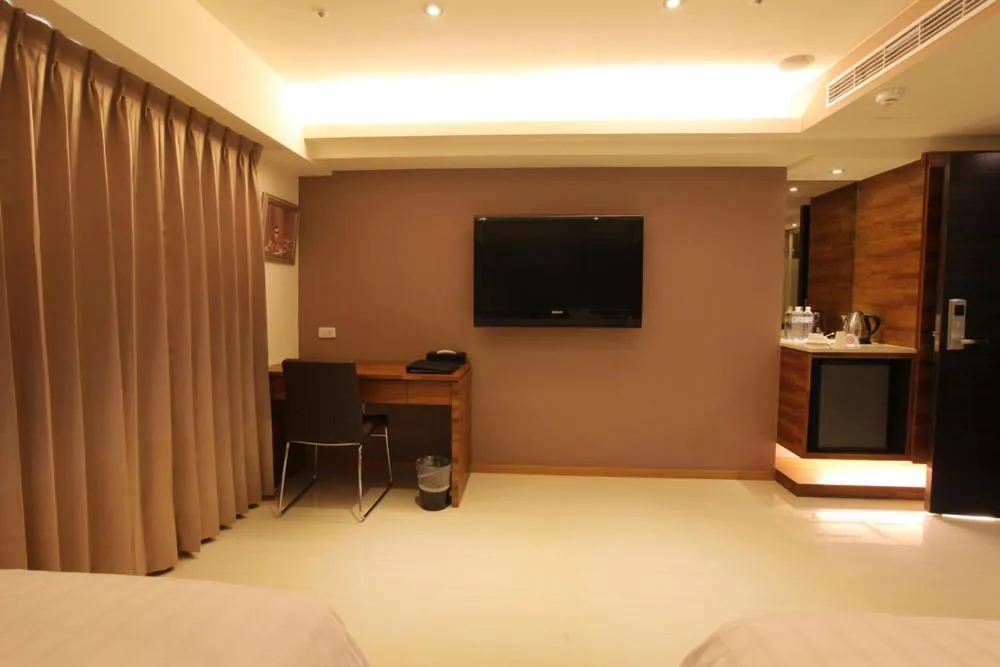 TV and multimedia, Bed in Nest Hotel