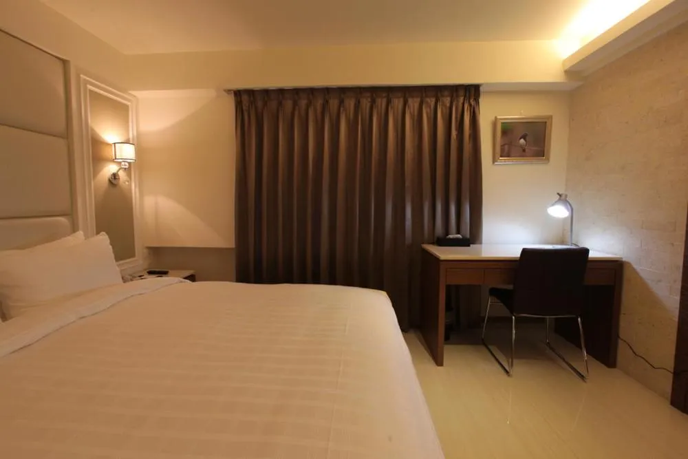 Photo of the whole room, Bed in Nest Hotel