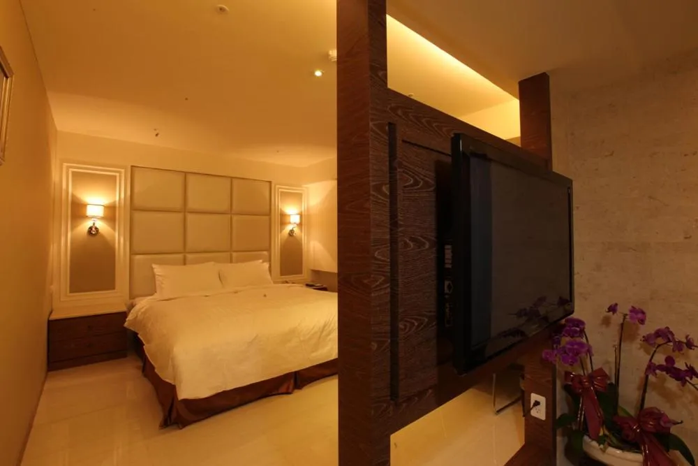 Photo of the whole room, Bed in Nest Hotel