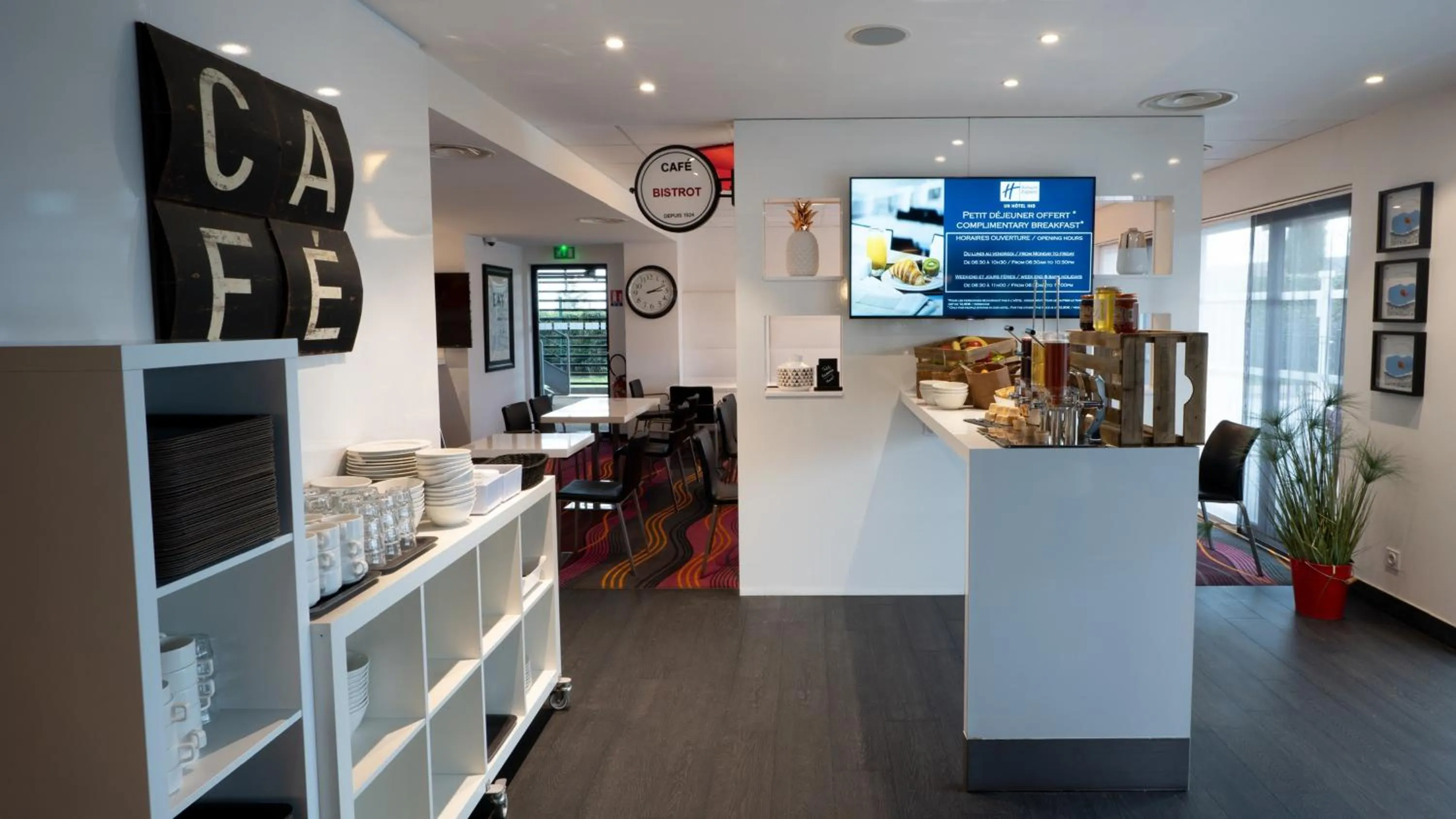 Breakfast in Holiday Inn Express Dijon by IHG