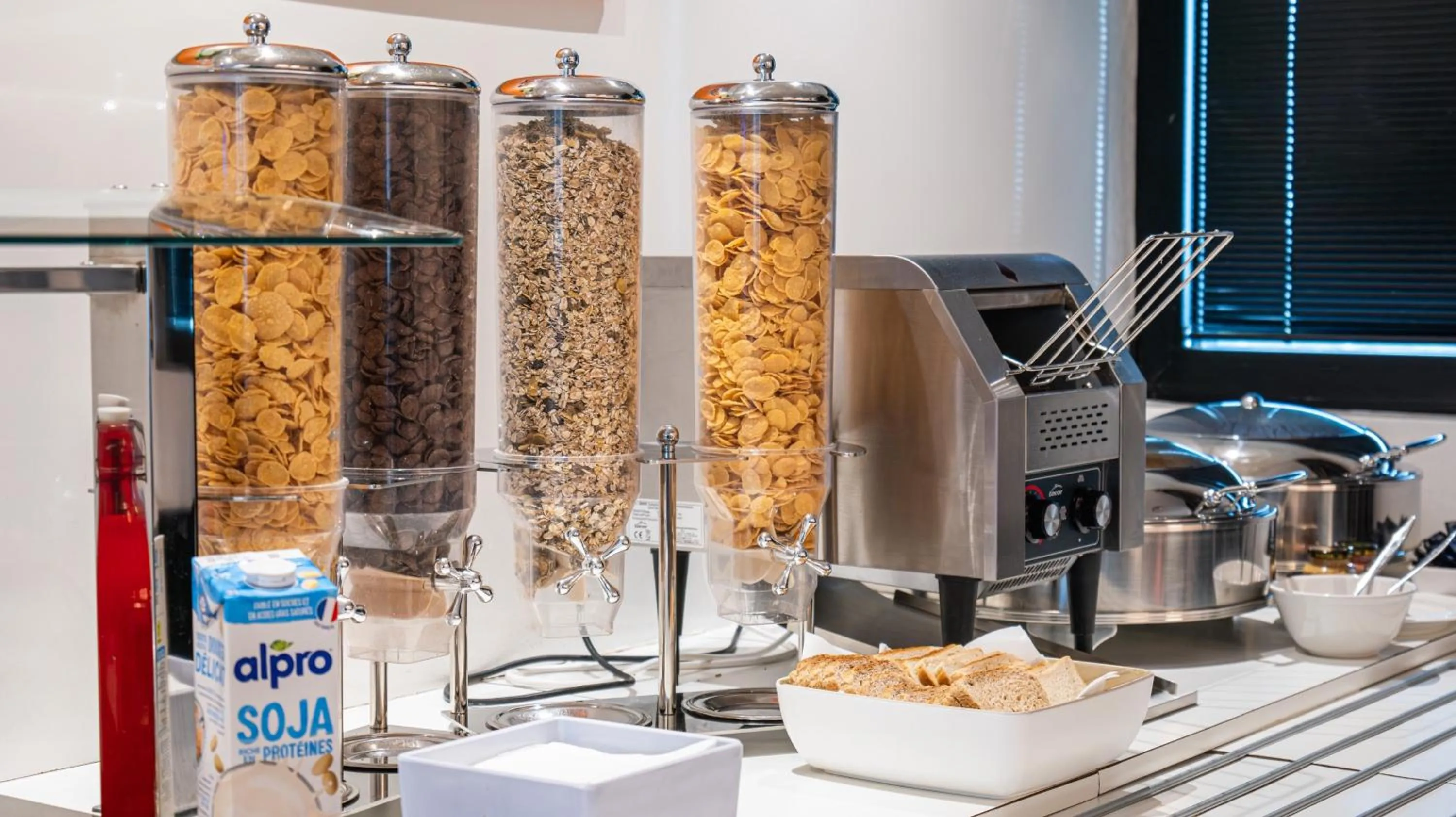 Breakfast in Holiday Inn Express Dijon by IHG