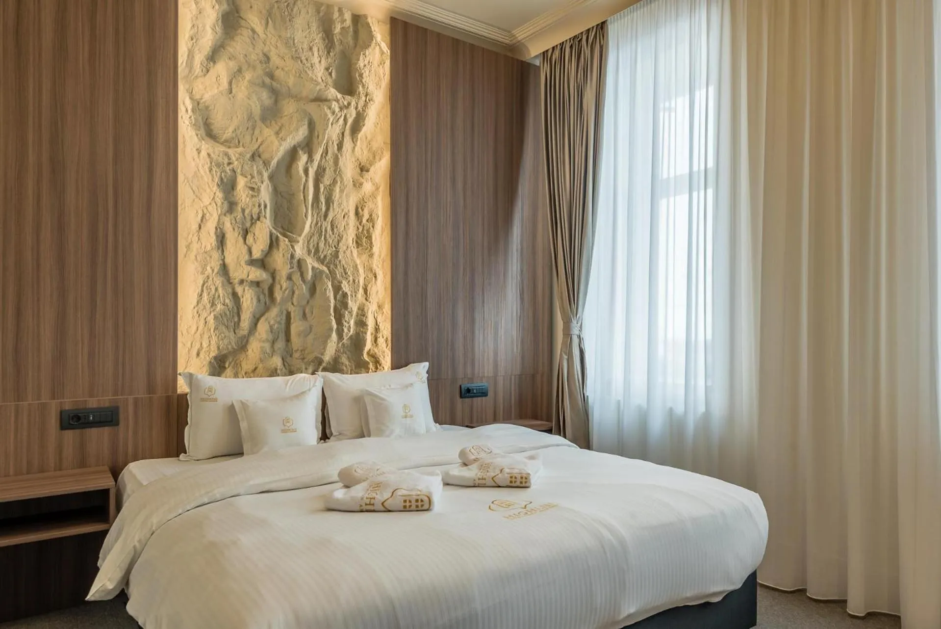 Bedroom, Bed in HIGHLINE DOWNTOWN ApartHotel OLDTOWN UNIRII SQUARE