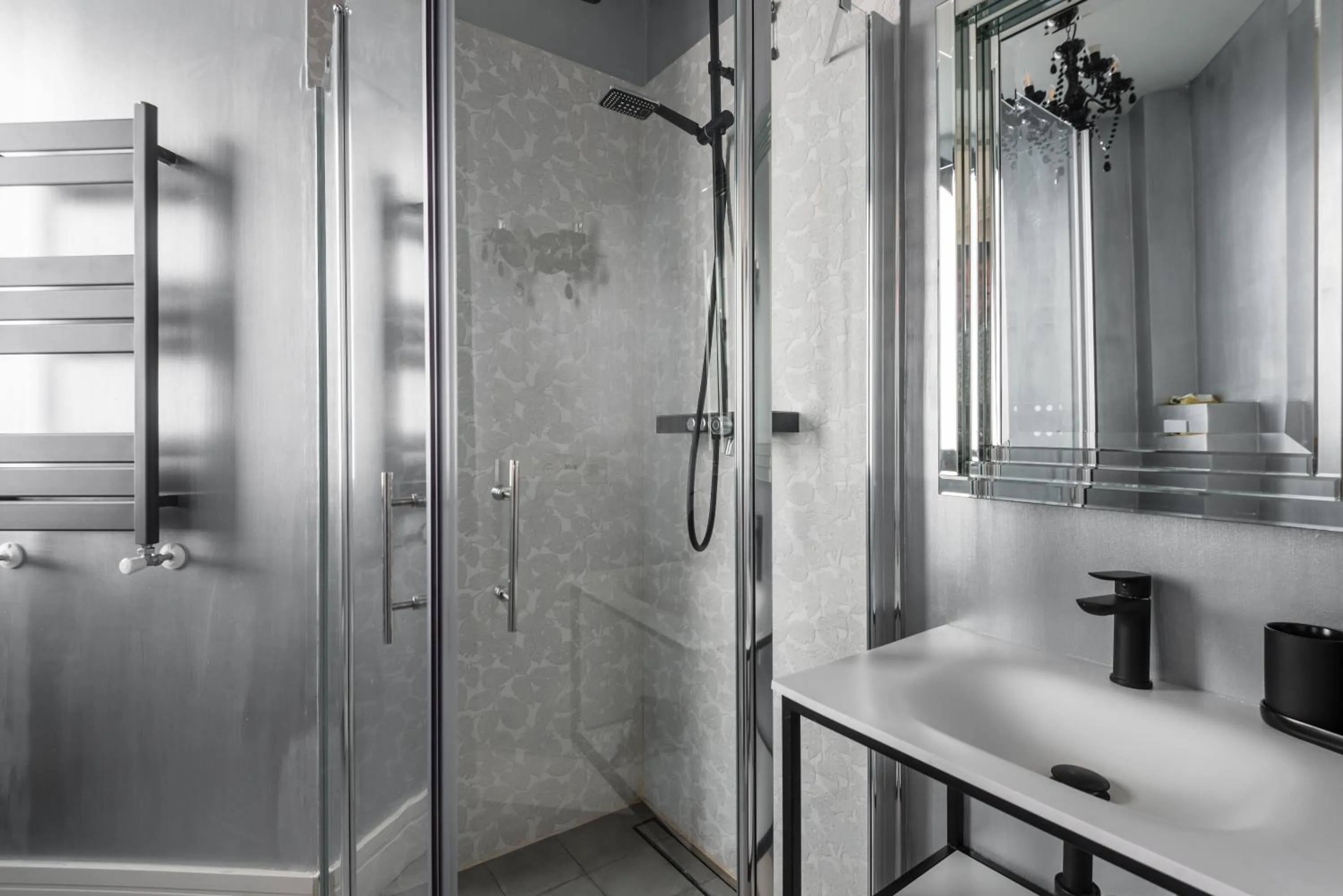 Shower in HIGHLINE DOWNTOWN ApartHotel OLDTOWN UNIRII SQUARE