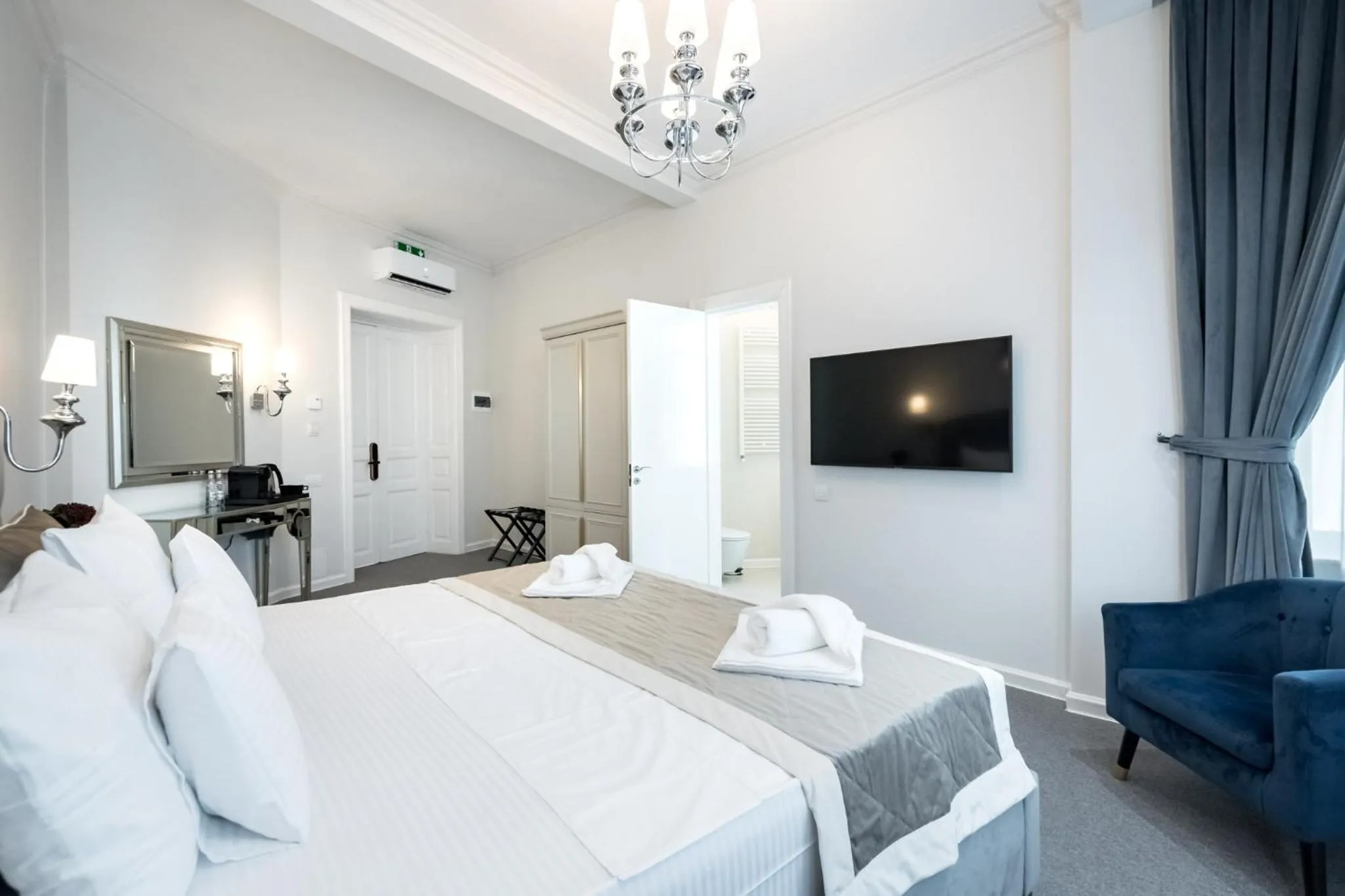 Bed in HIGHLINE DOWNTOWN ApartHotel OLDTOWN UNIRII SQUARE