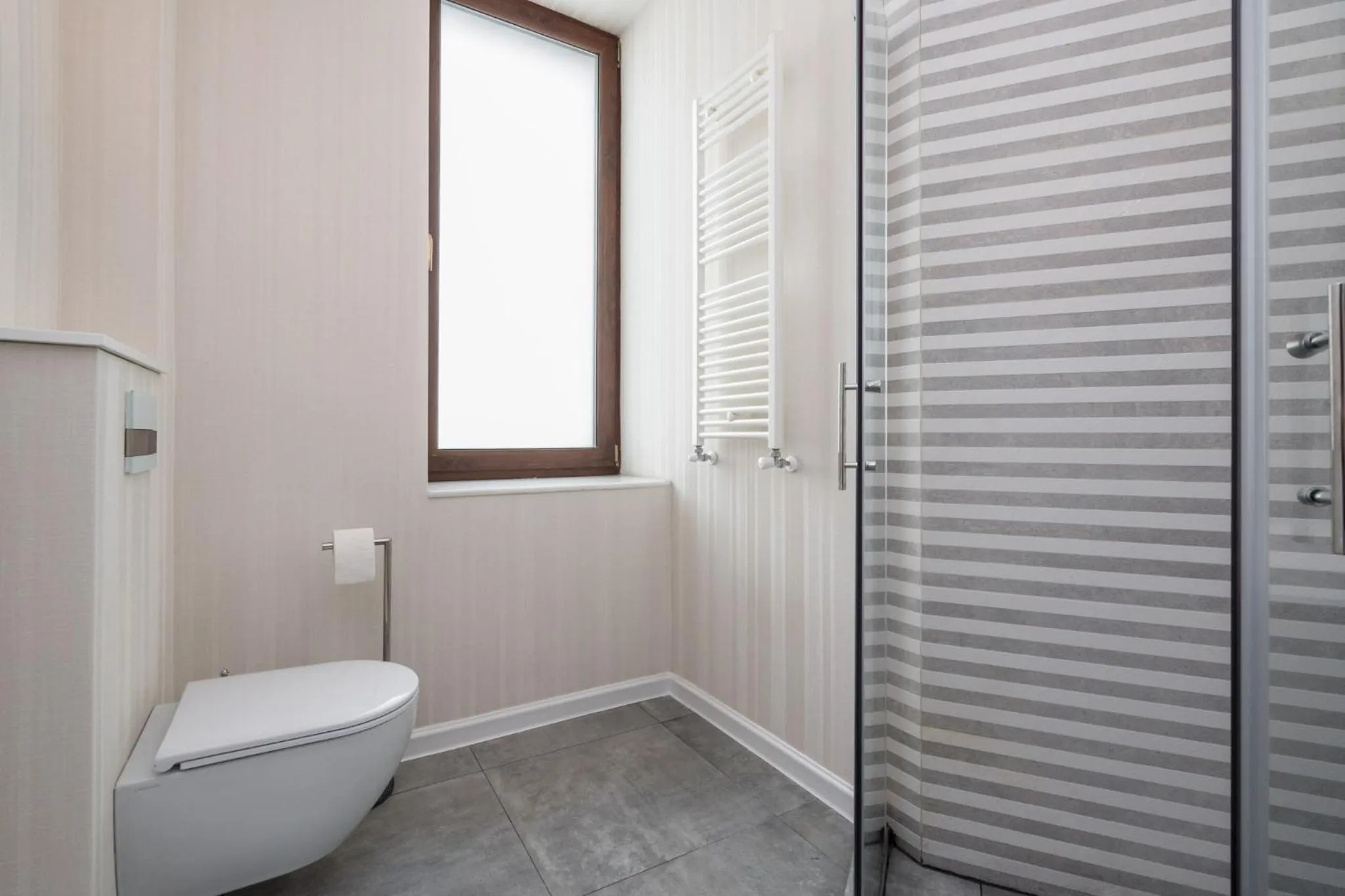 Shower in HIGHLINE DOWNTOWN ApartHotel OLDTOWN UNIRII SQUARE